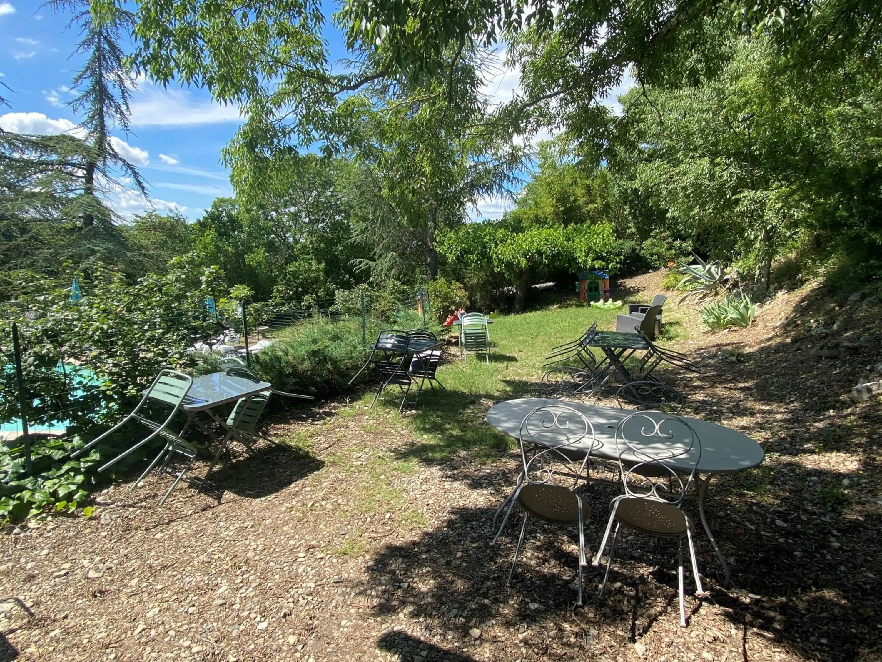Garden in Chambres d'hôtes les Clapas