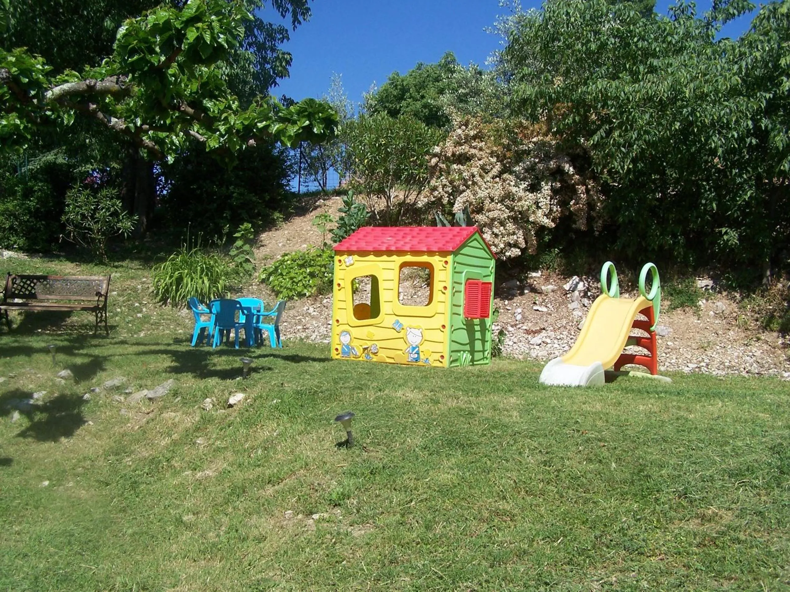 Garden in Chambres d'hôtes les Clapas