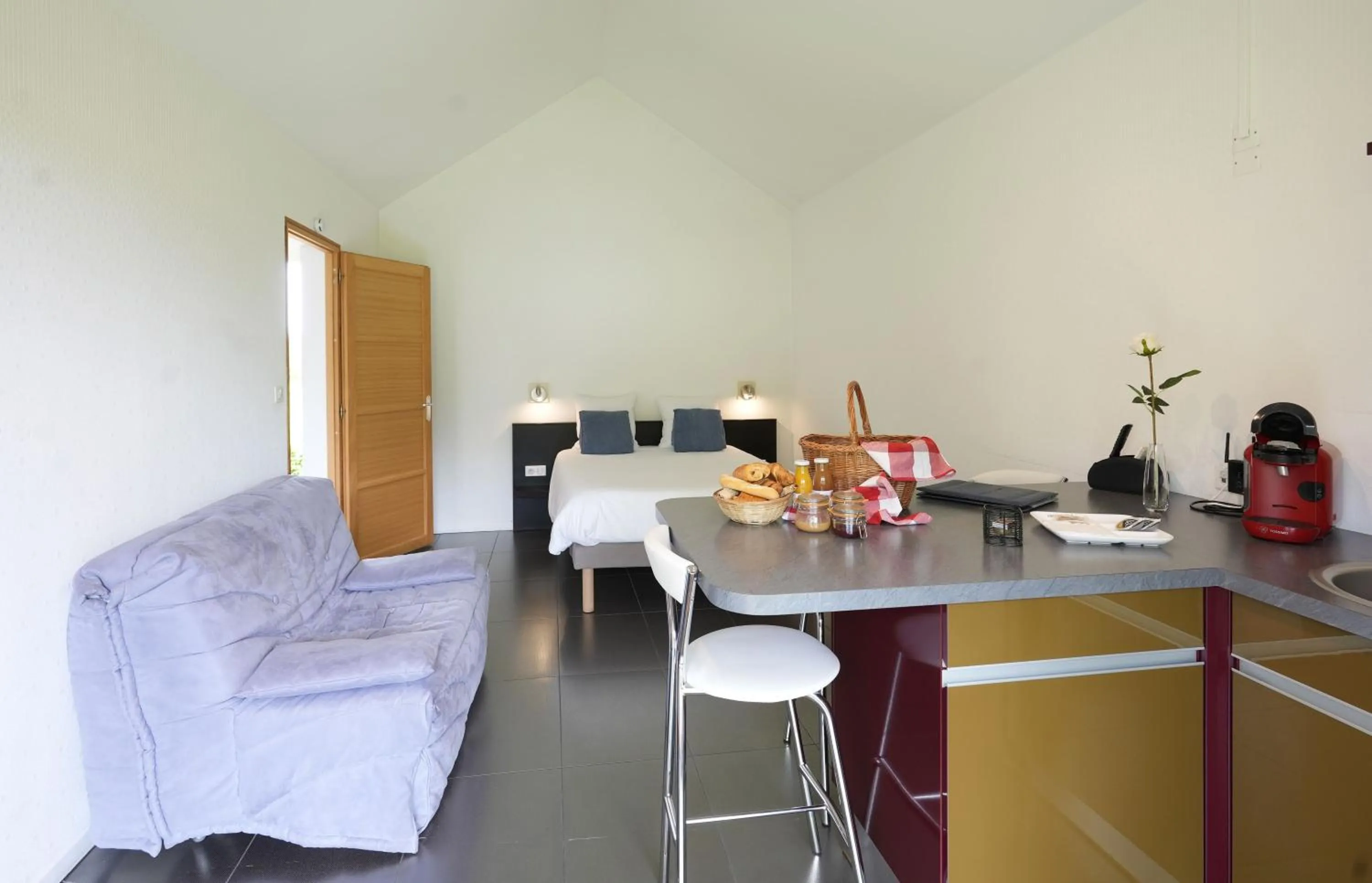 Bedroom in San-Val' Eau