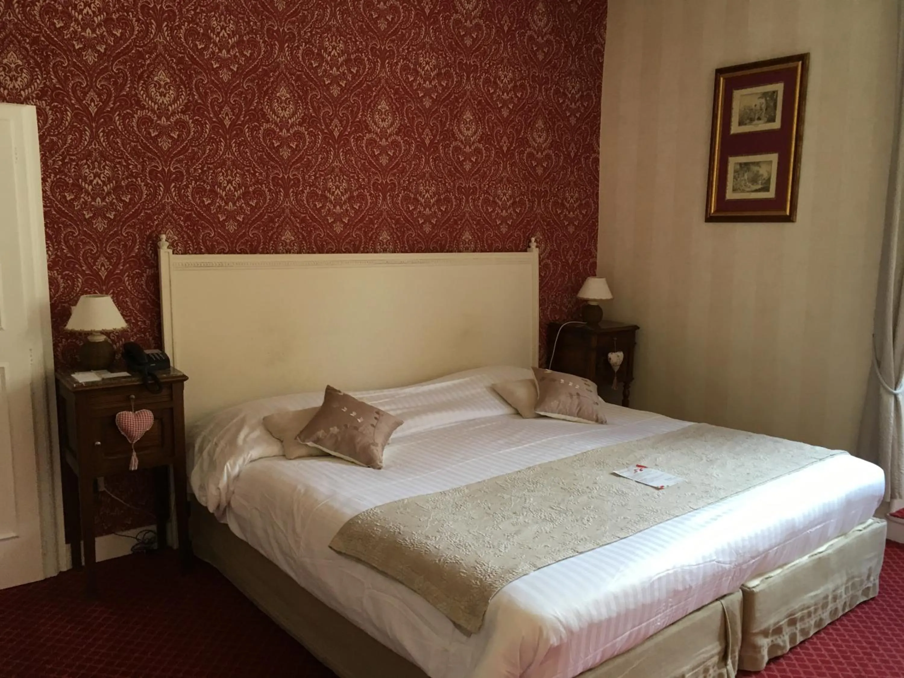 Bedroom, Bed in La Roseraie Hôtel Restaurant