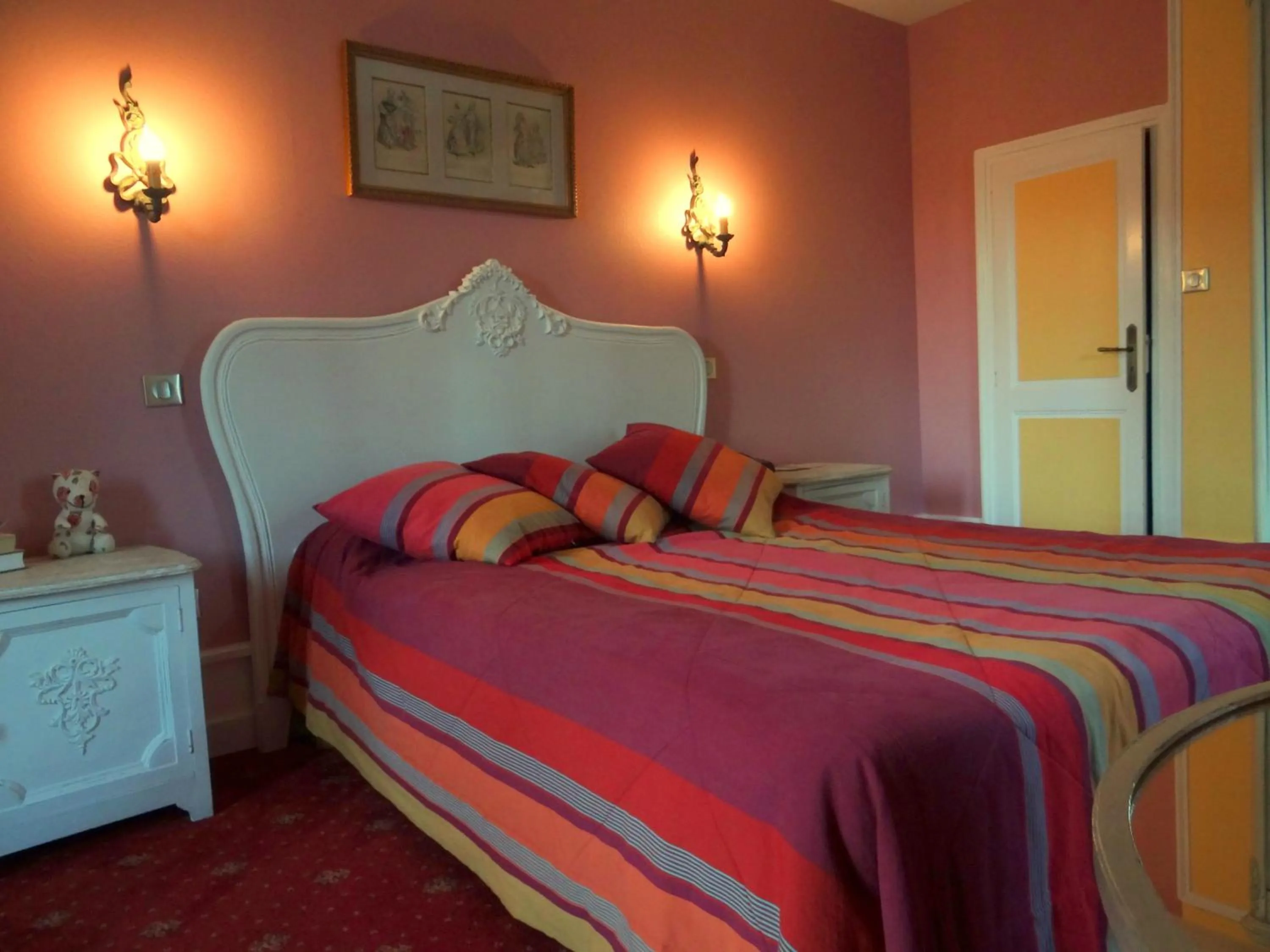 Bedroom, Bed in La Roseraie Hôtel Restaurant