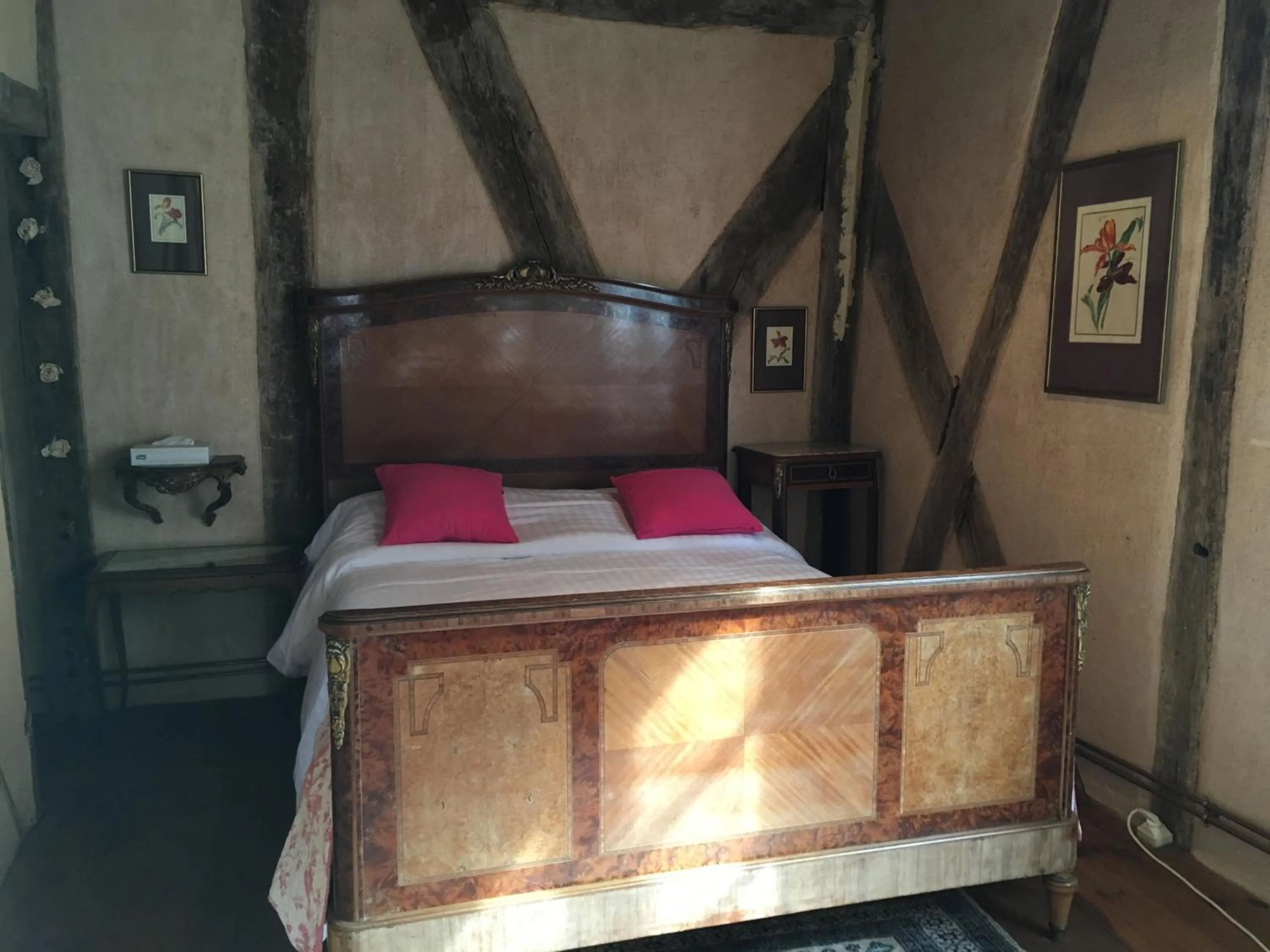 Bedroom, Bed in La Roseraie Hôtel Restaurant