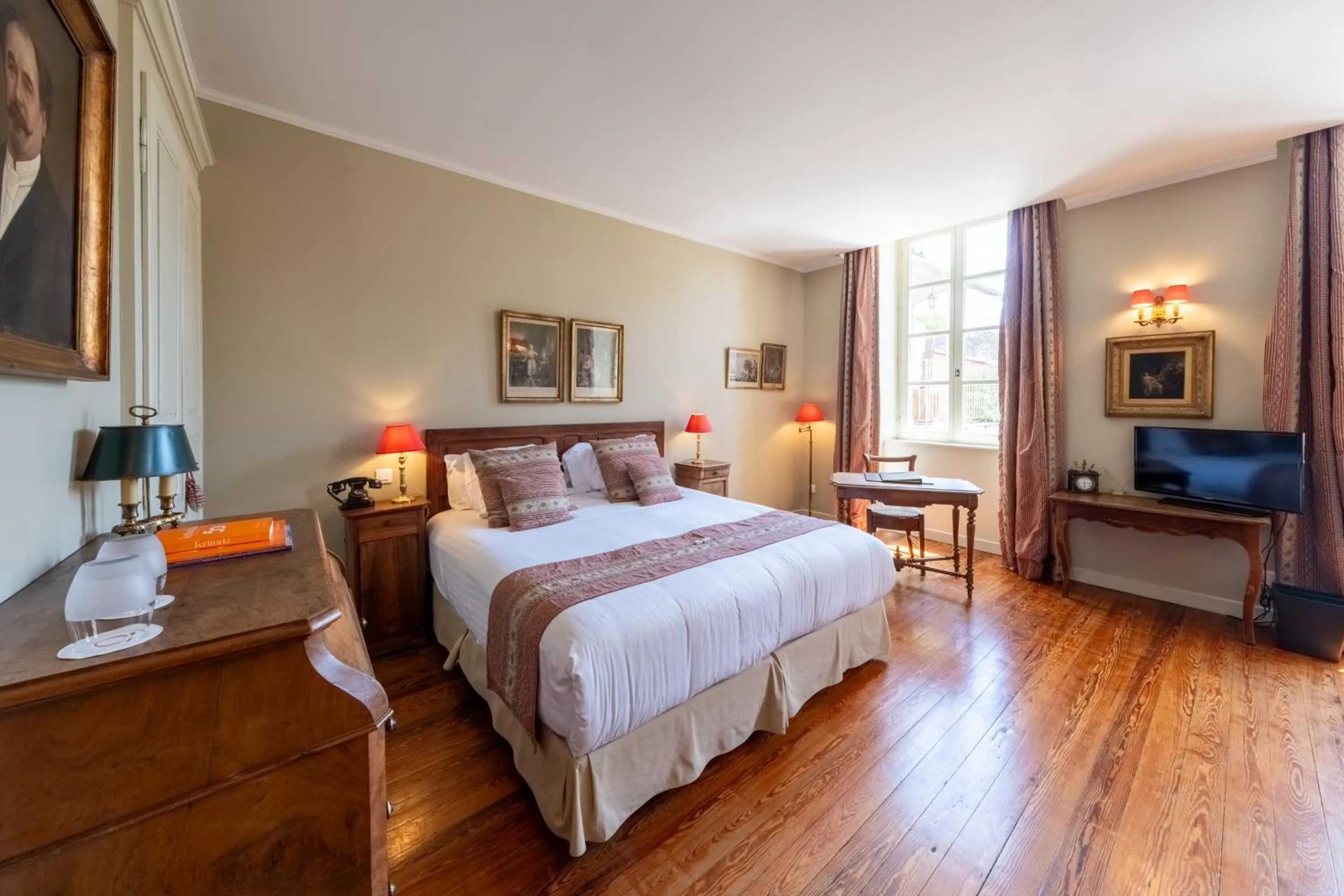 Property building, Bed in Le Clair de la Plume - Teritoria