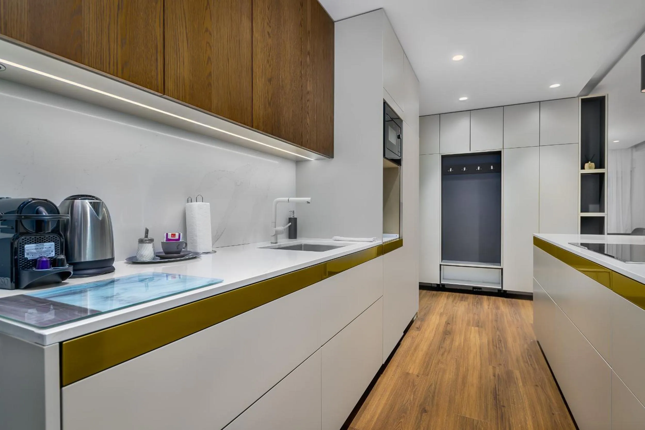 Coffee/tea facilities in Villa Madison