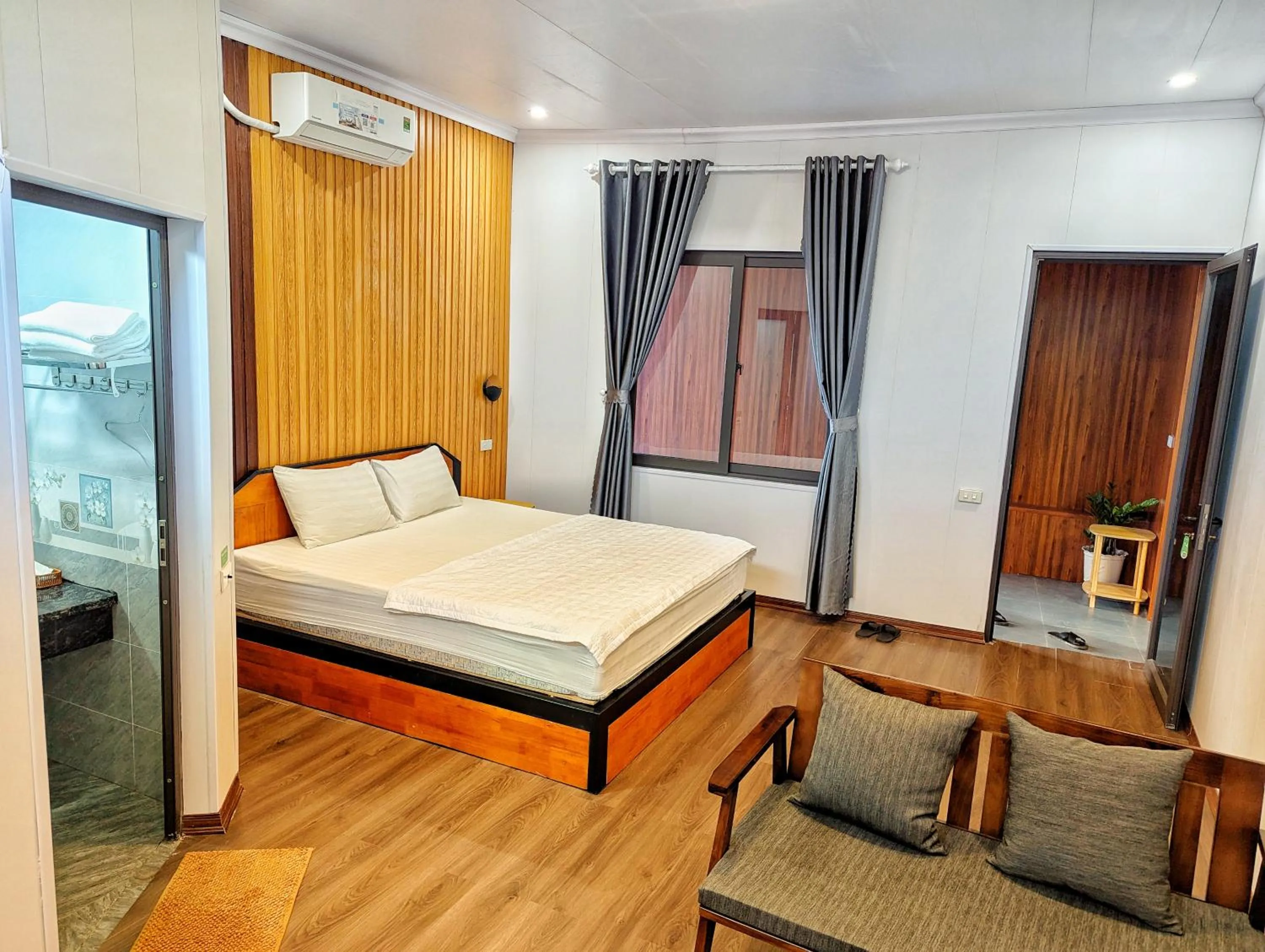 Bed in Ninh Binh Greenland Homestay