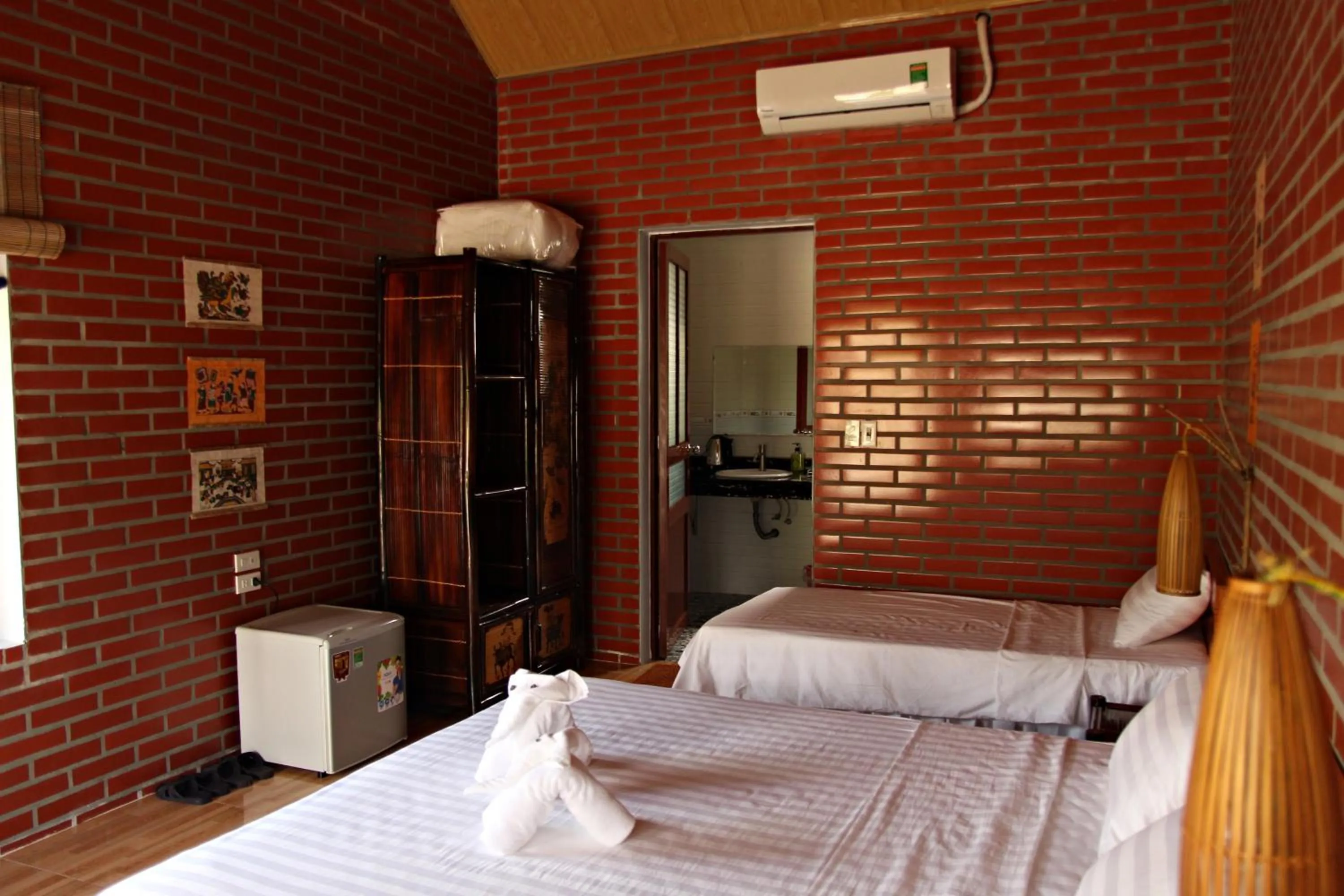 Bed in Ninh Binh Greenland Homestay