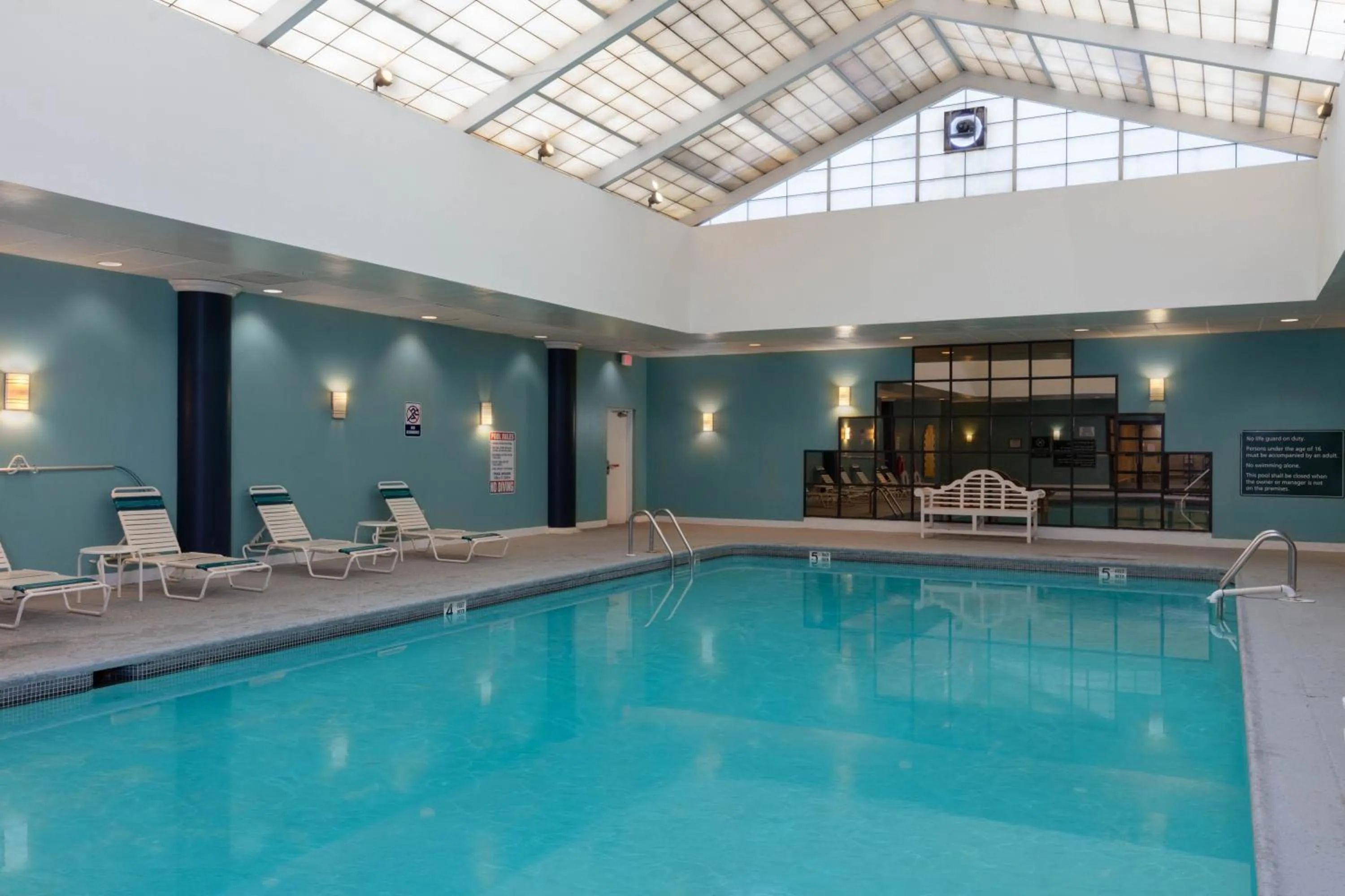Swimming pool in La Quinta by Wyndham Secaucus Meadowlands