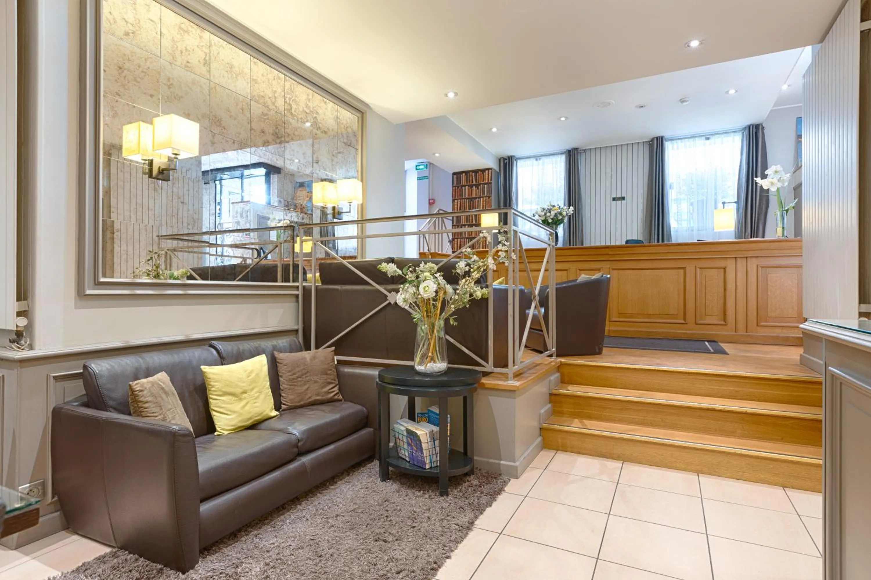 Living room in Hôtel Le Beaugency