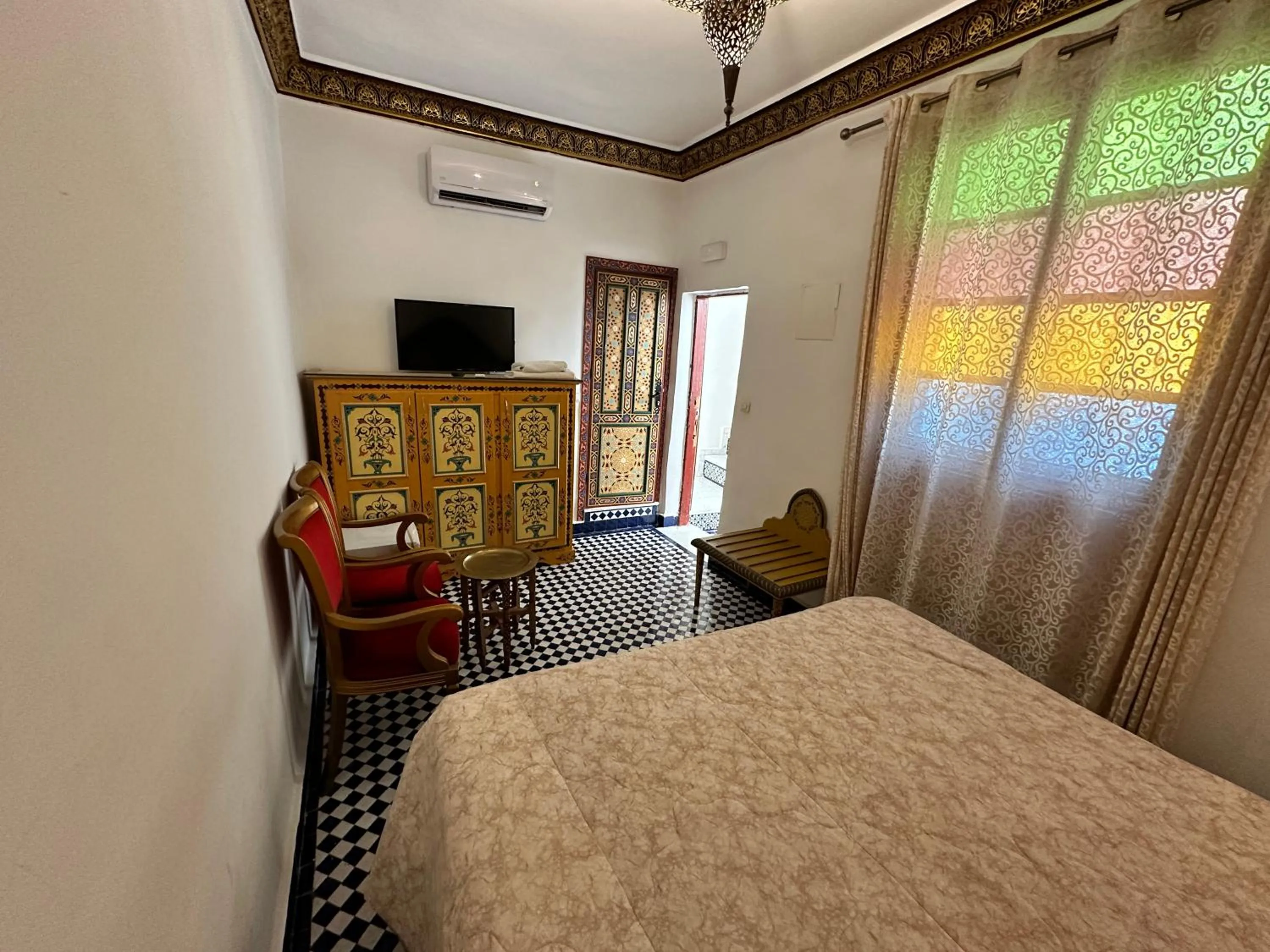 Bed in Riad Shama Fes