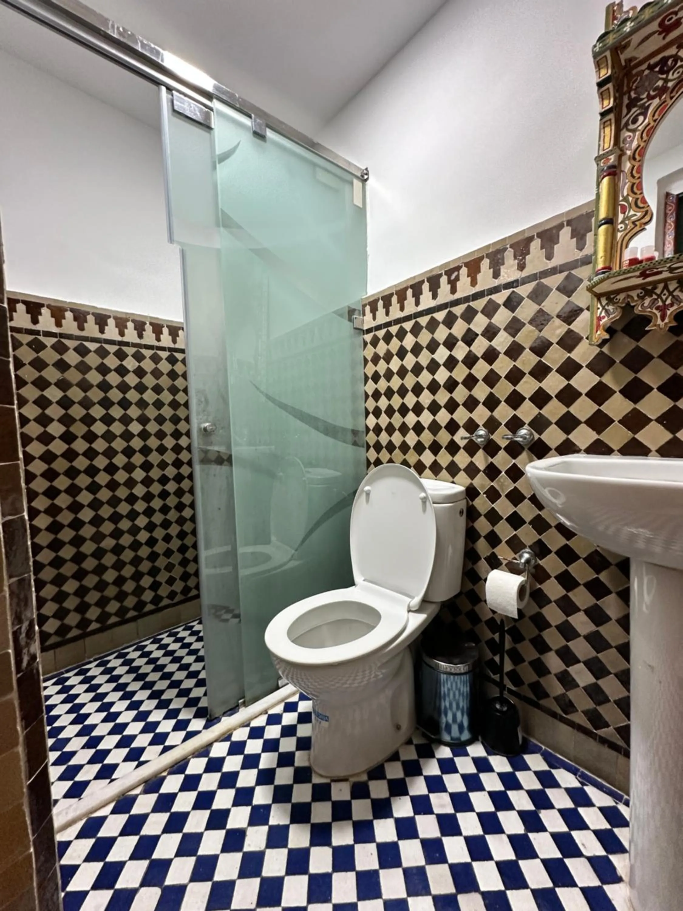 Toilet in Riad Shama Fes