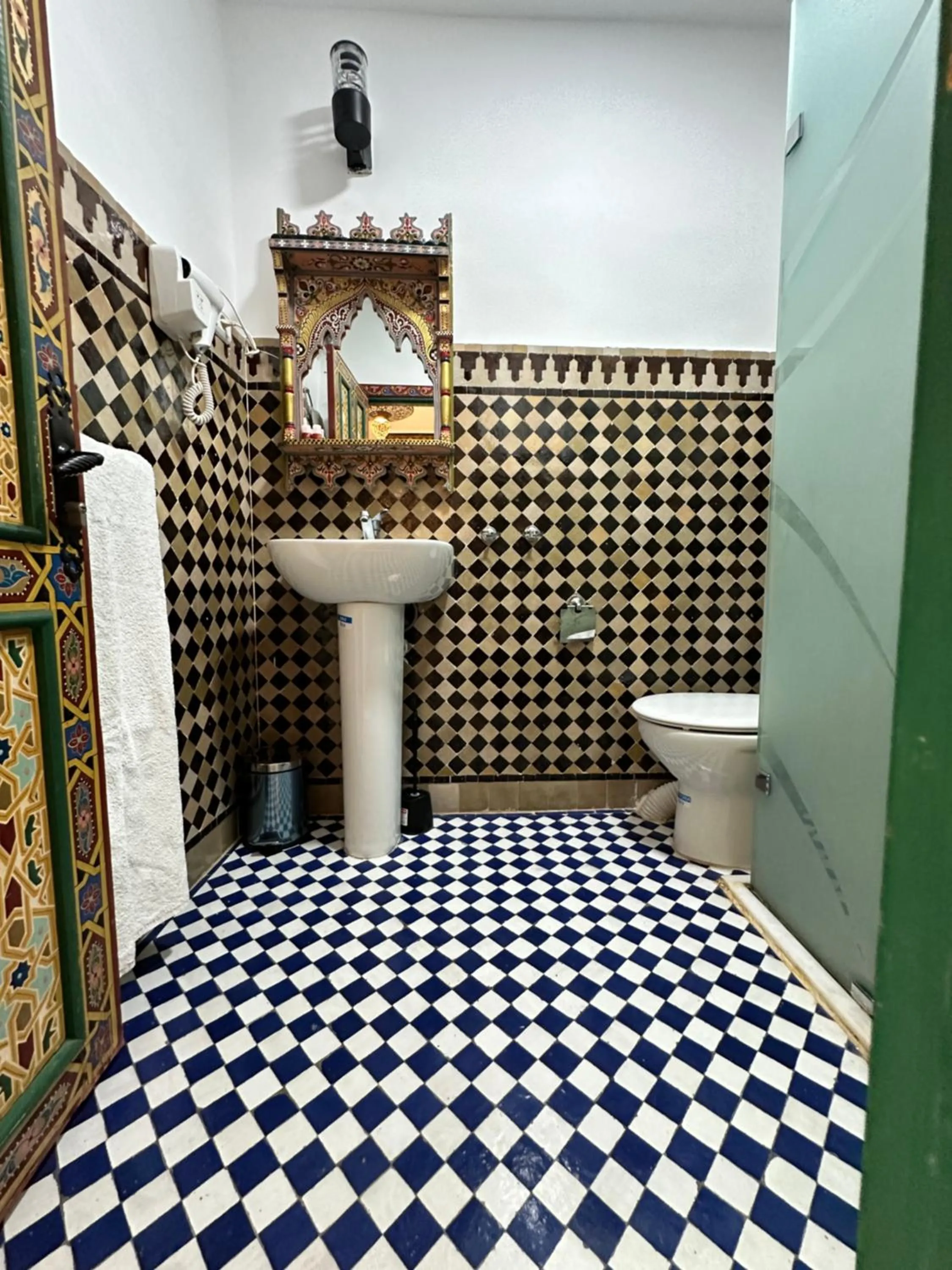 Toilet in Riad Shama Fes