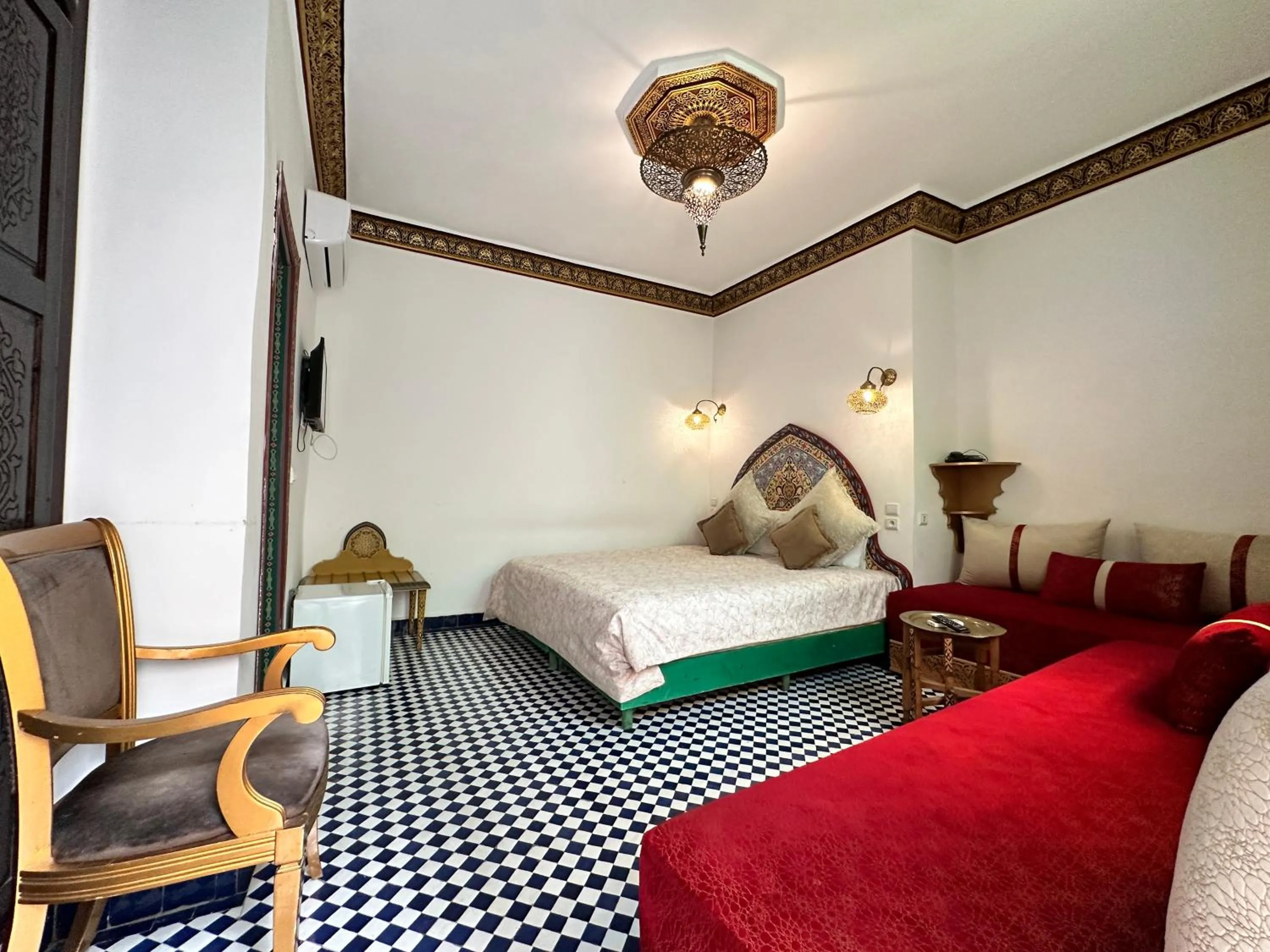 Bed in Riad Shama Fes