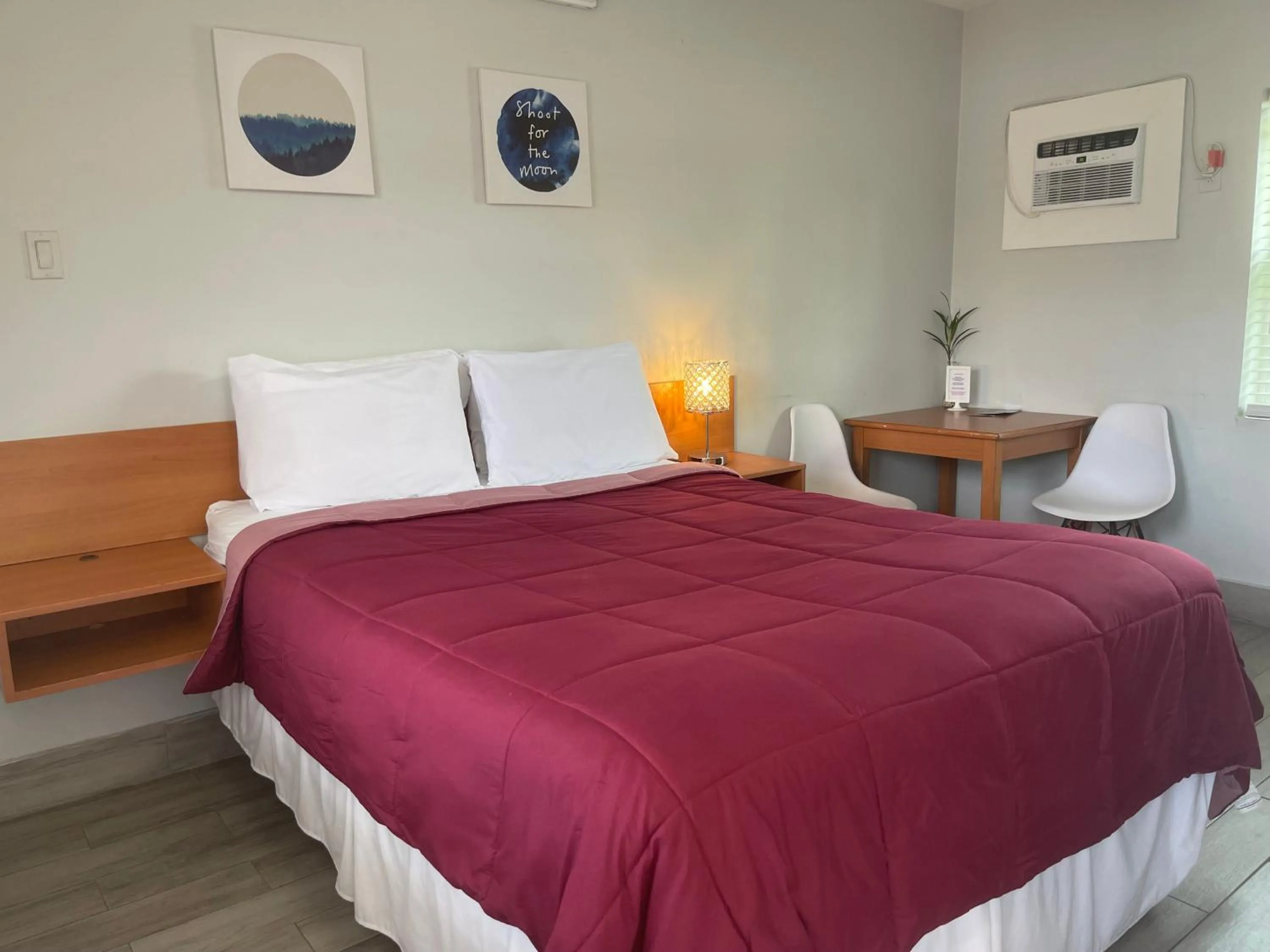 Bed in Haven Hotel - Fort Lauderdale Airport & Cruise Port