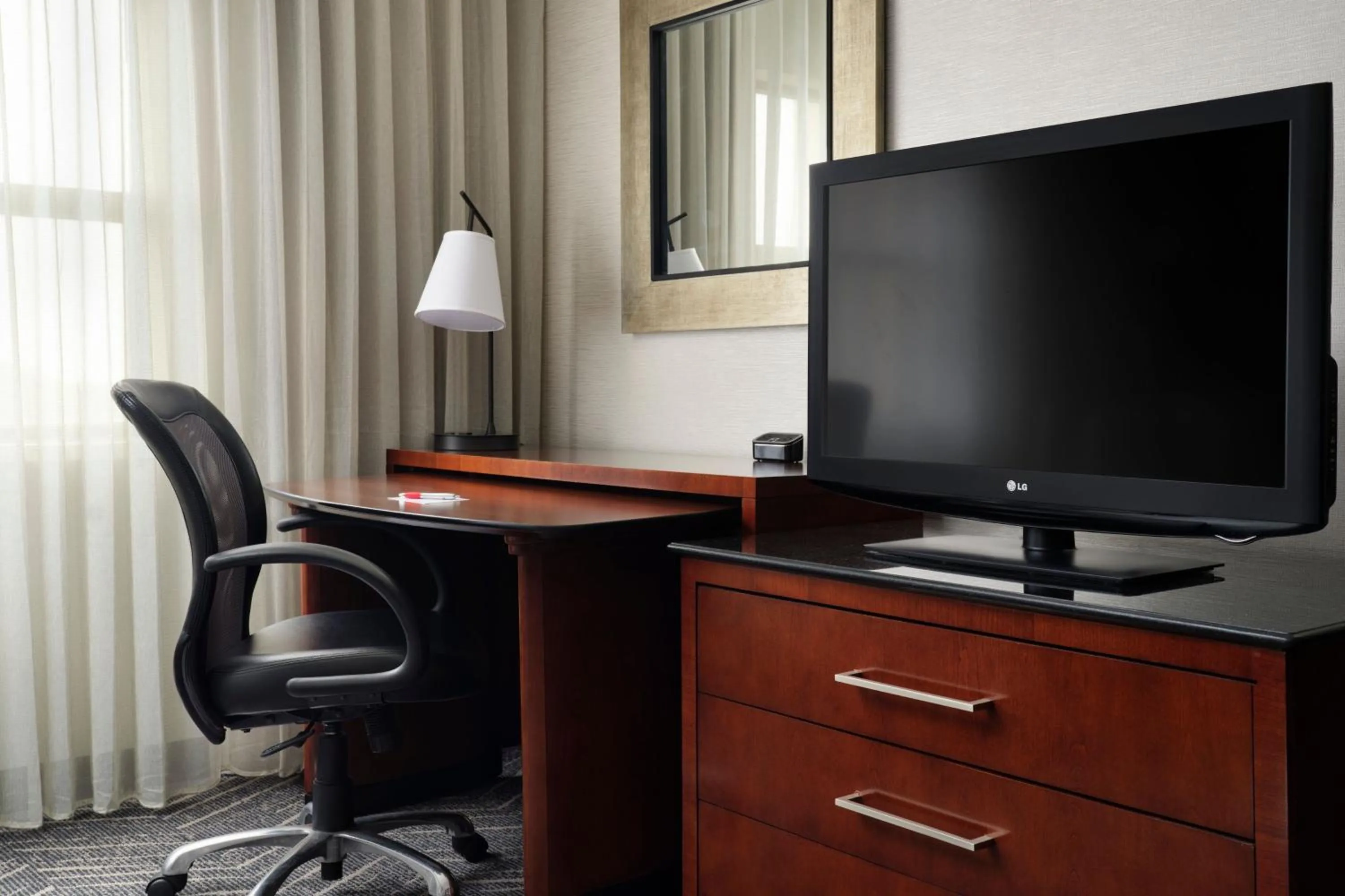 Photo of the whole room in Minneapolis Marriott Northwest Hotel & Conference Center