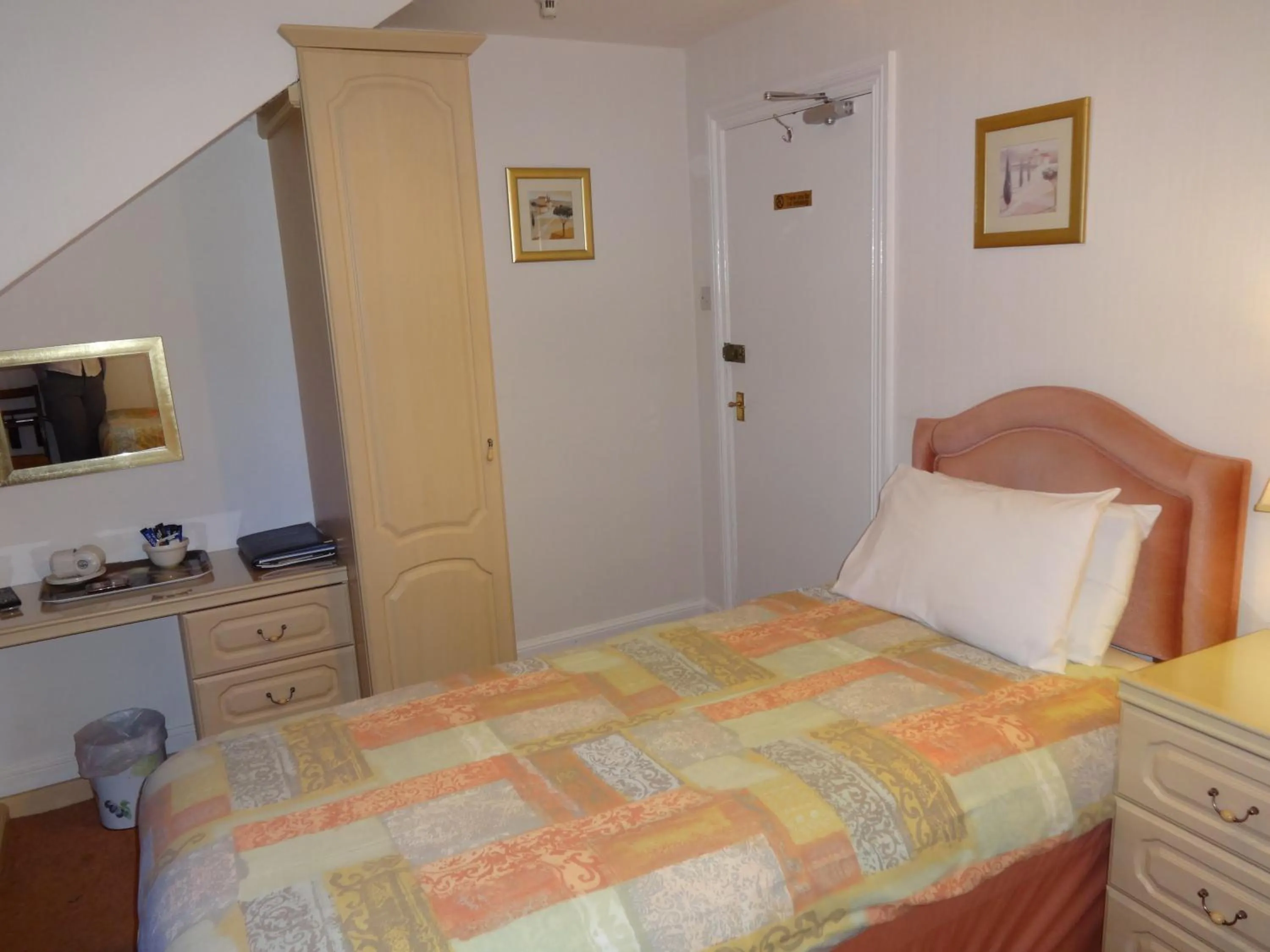 Bed in Aberdour Guest House