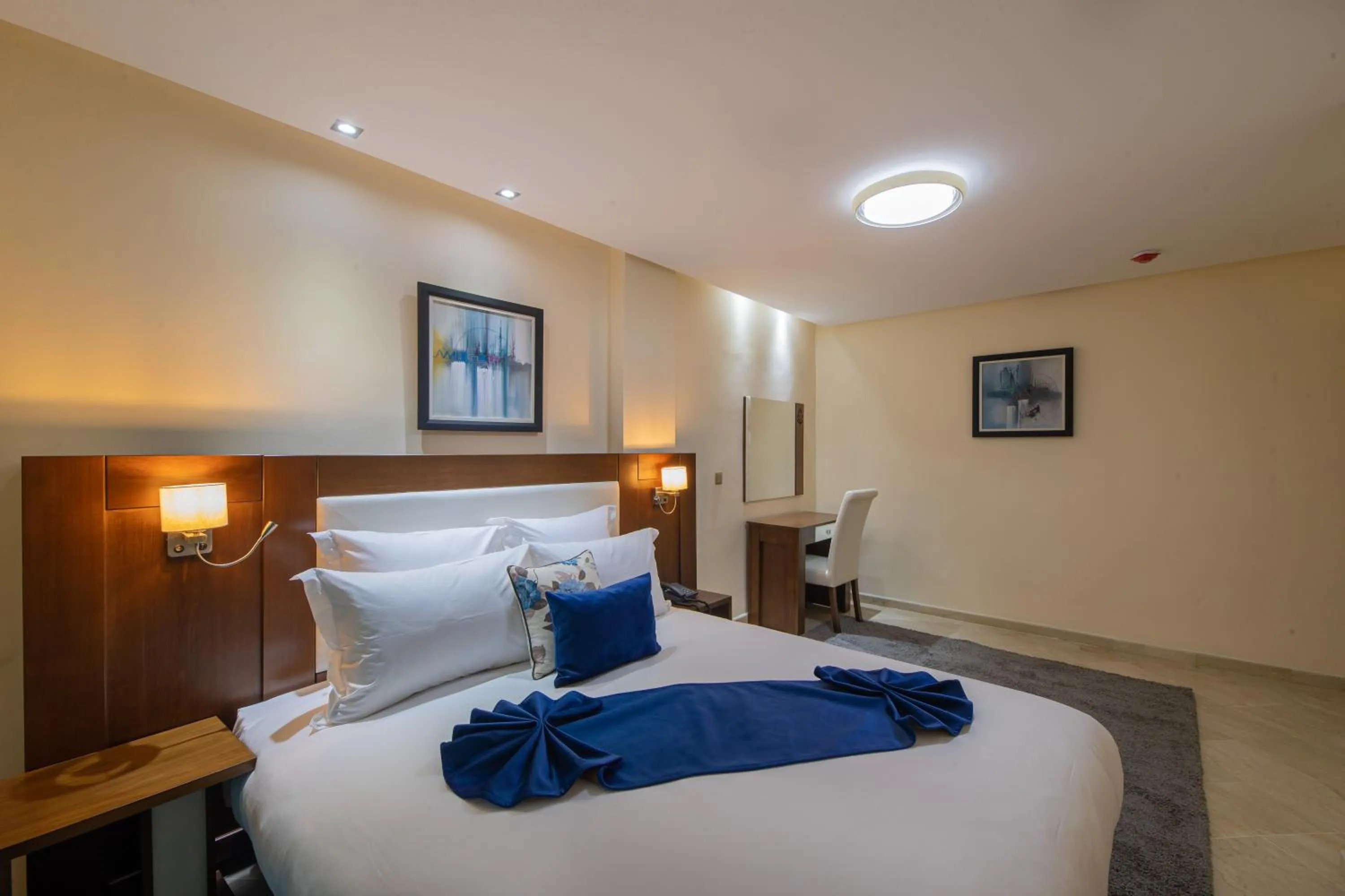 Bed in Appart-hotel Marrakech Inn