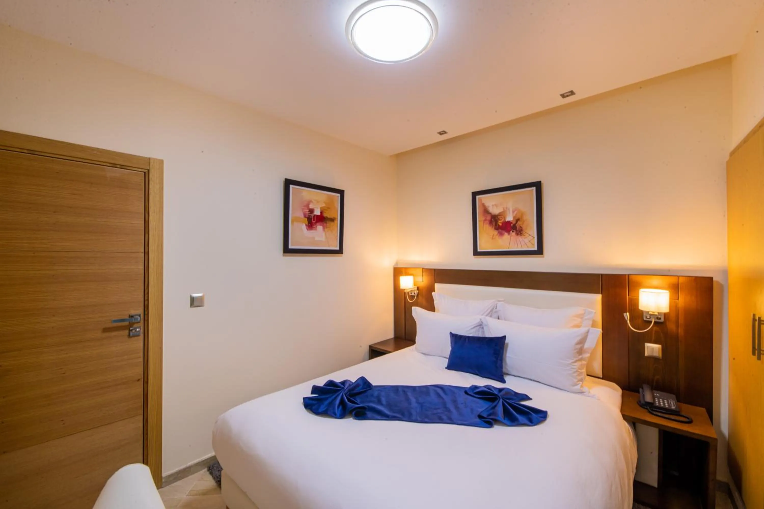 Bedroom, Bed in Appart-hotel Marrakech Inn