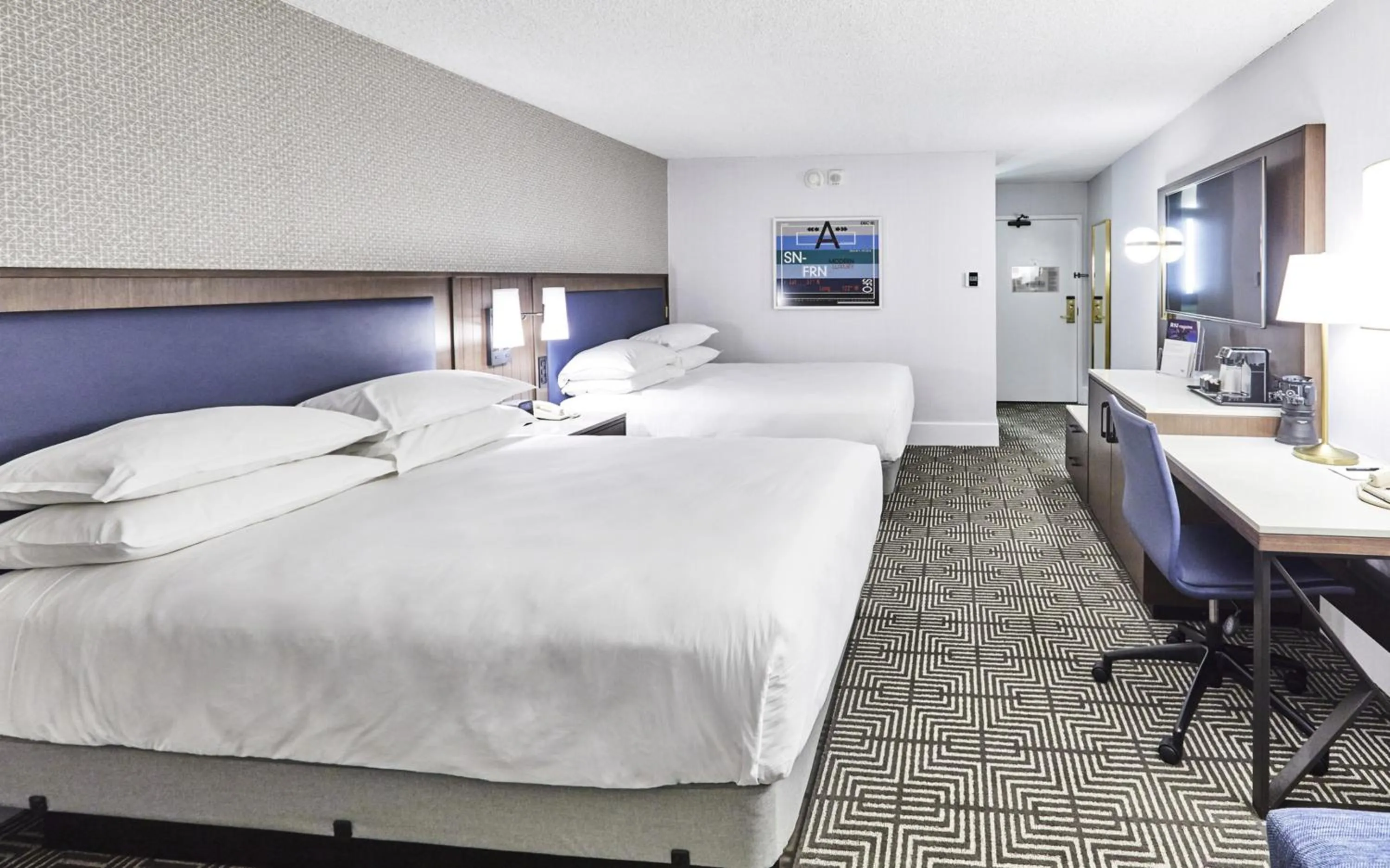 Photo of the whole room, Bed in Riu Plaza Fisherman's Wharf