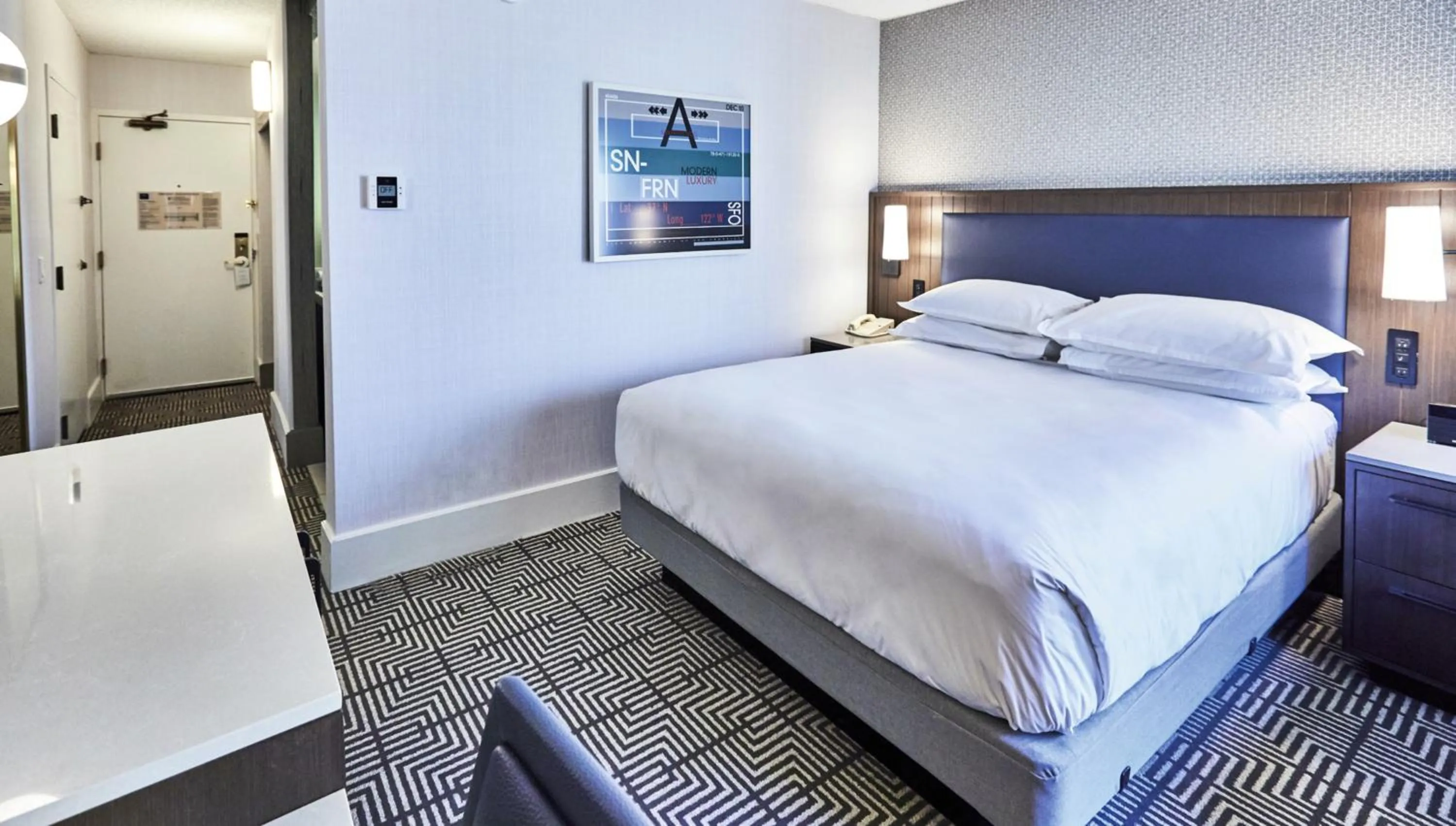 Photo of the whole room, Bed in Riu Plaza Fisherman's Wharf