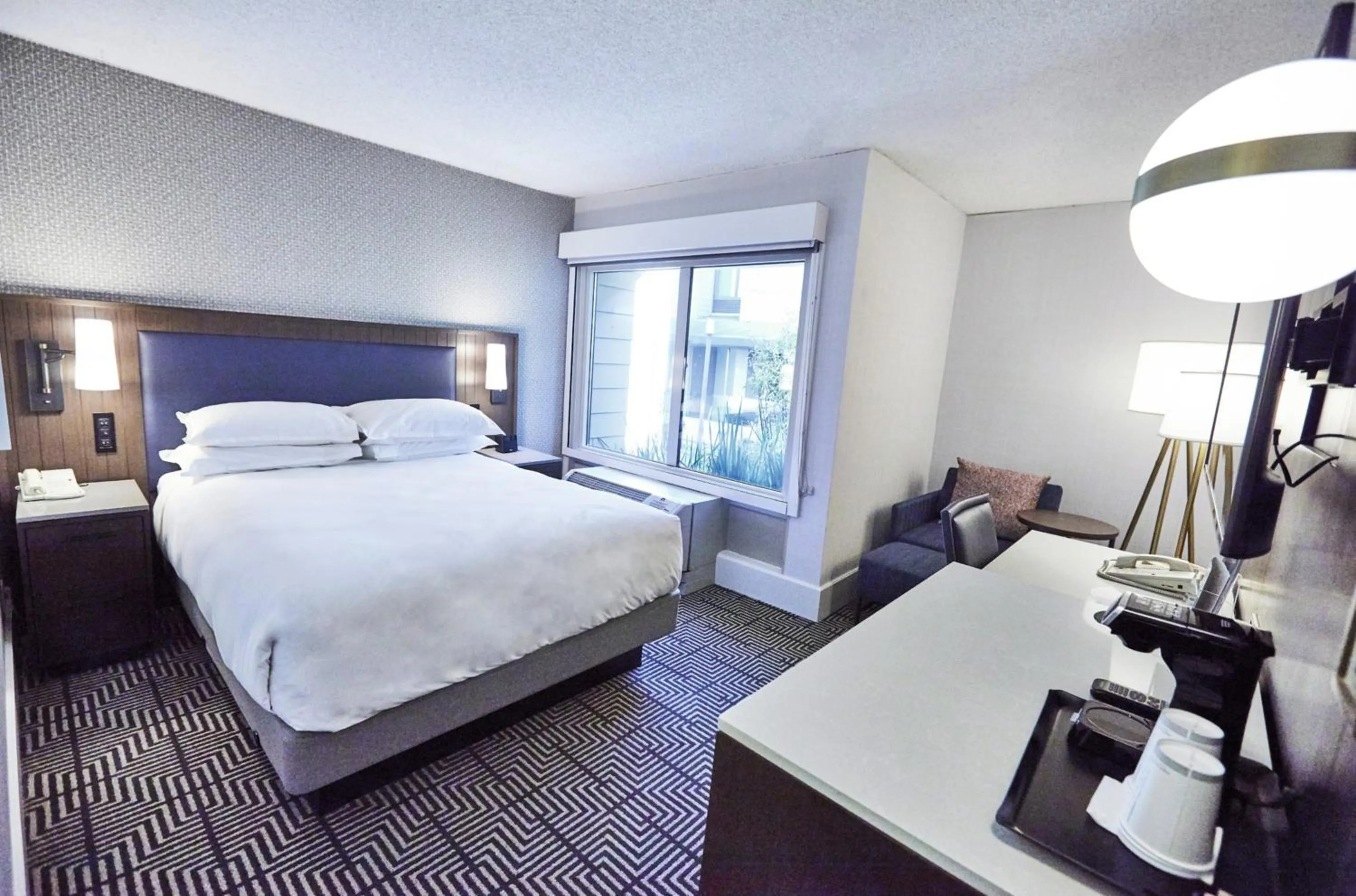 Photo of the whole room, Bed in Riu Plaza Fisherman's Wharf