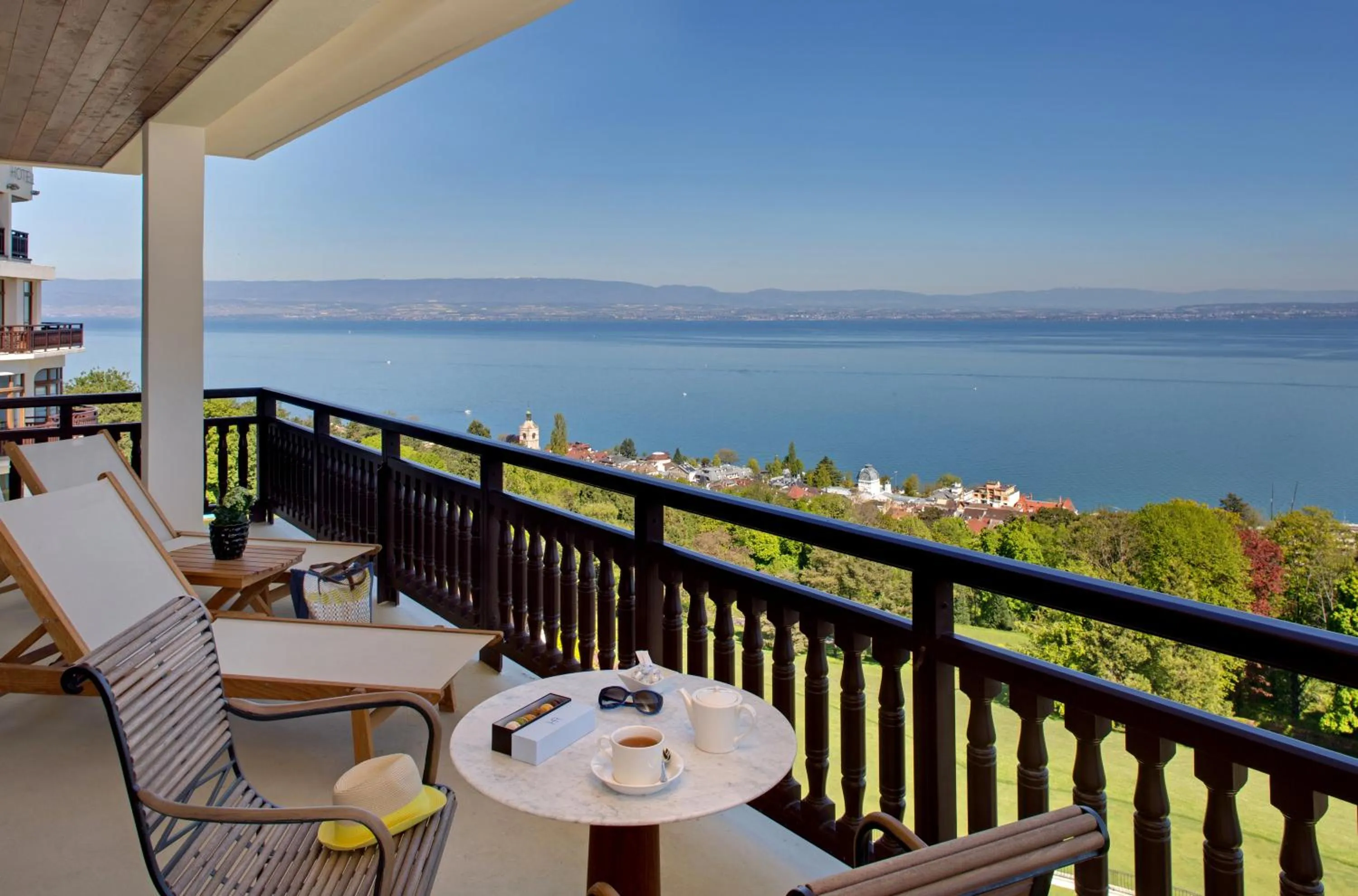 Lake view in Hôtel Royal