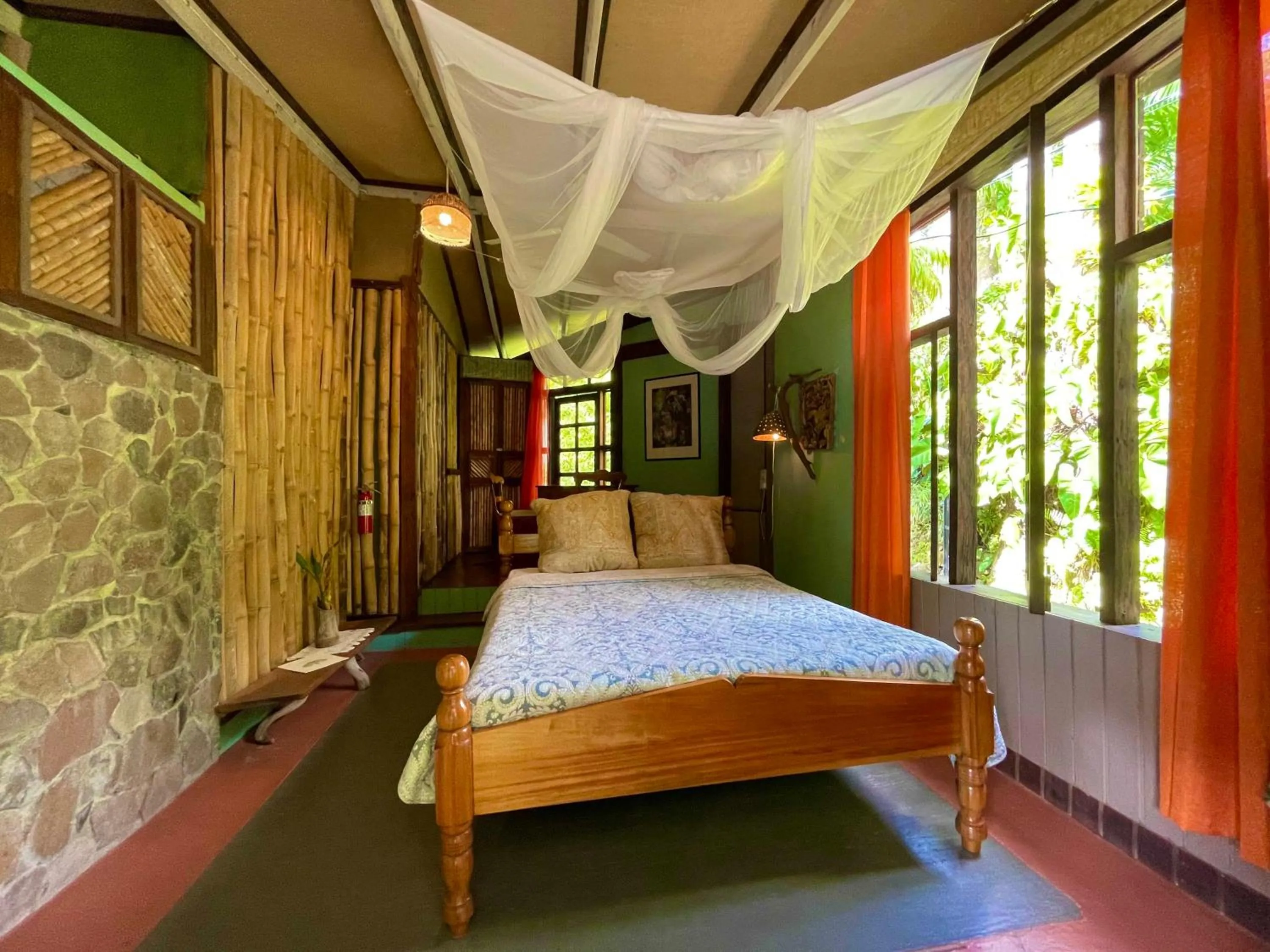 Bed in Cocoa Cottage