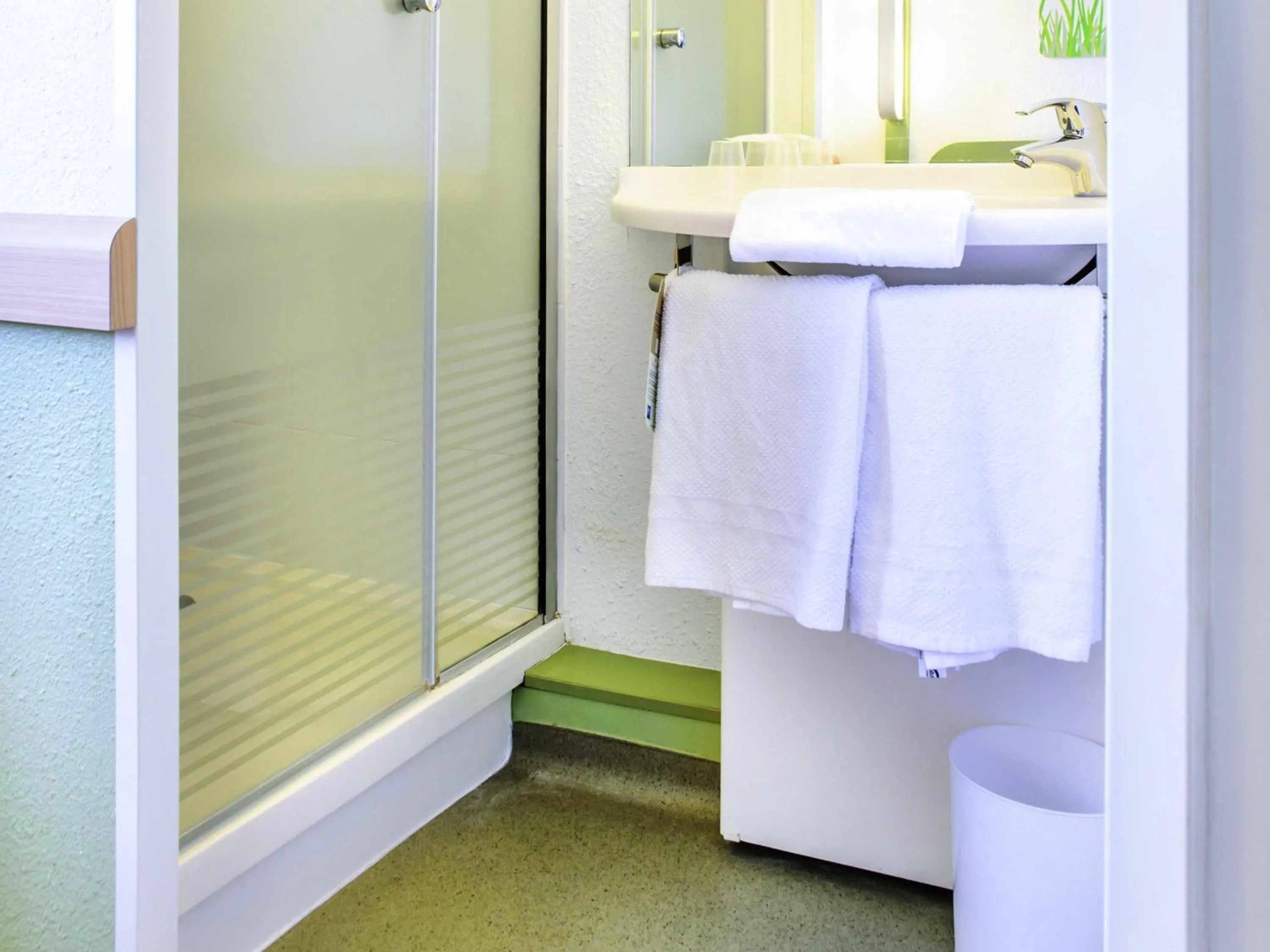 Bedroom in Ibis Budget Limoges Nord