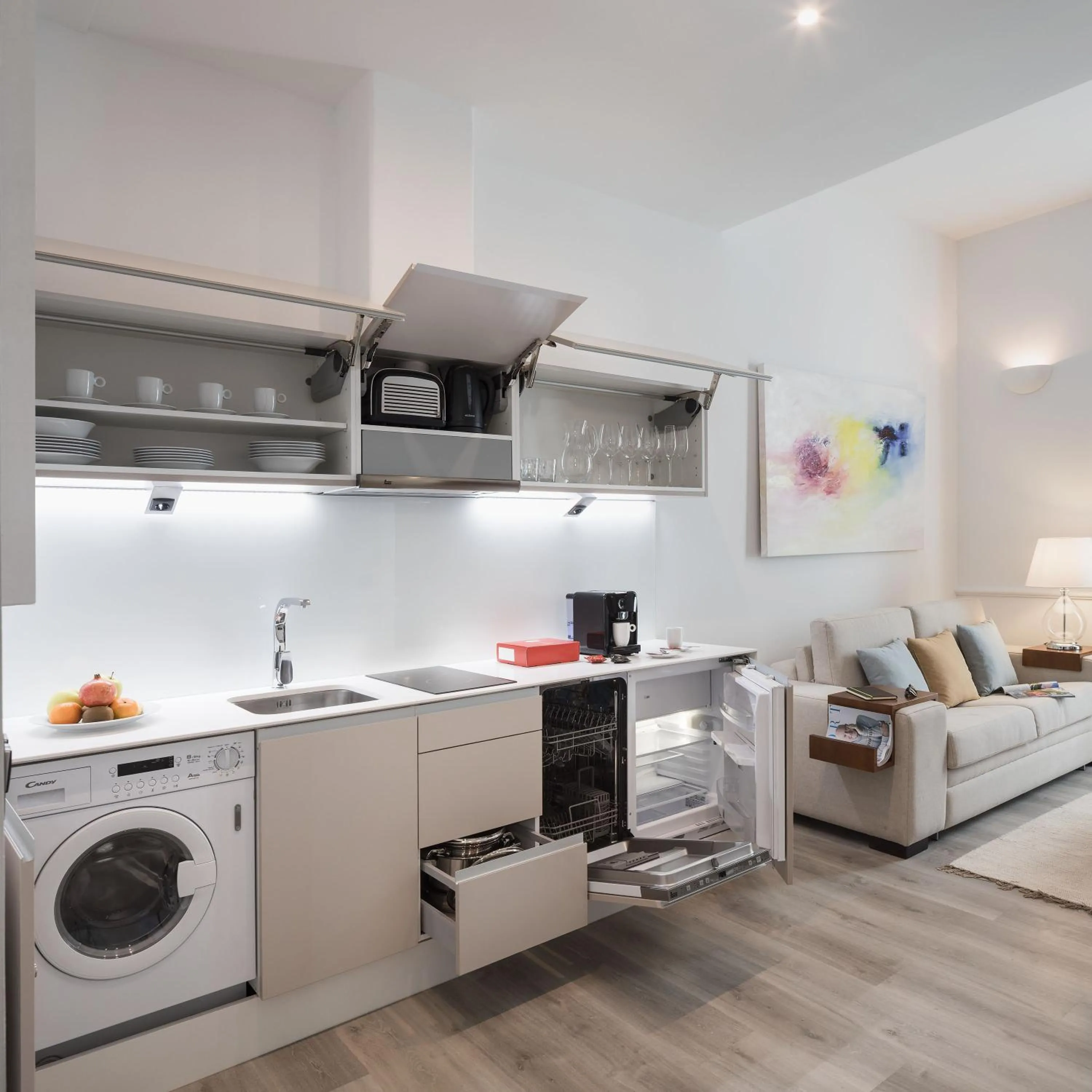 Kitchen or kitchenette in Puerta Catedral Holiday Suites