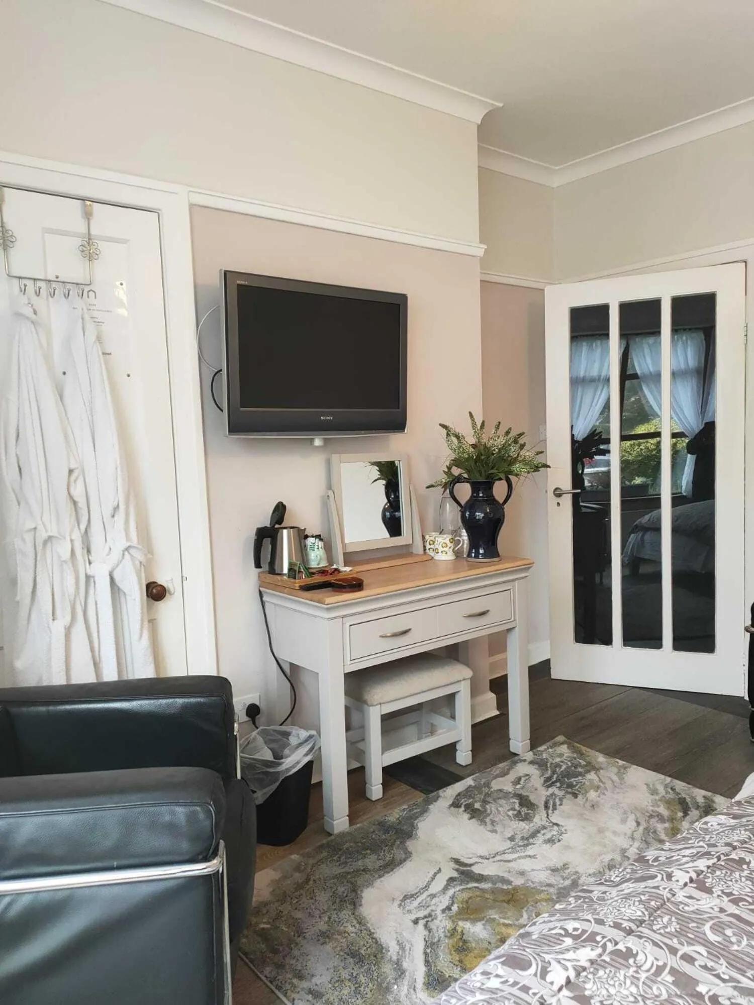 Bedroom, Bed in The Oystercatcher