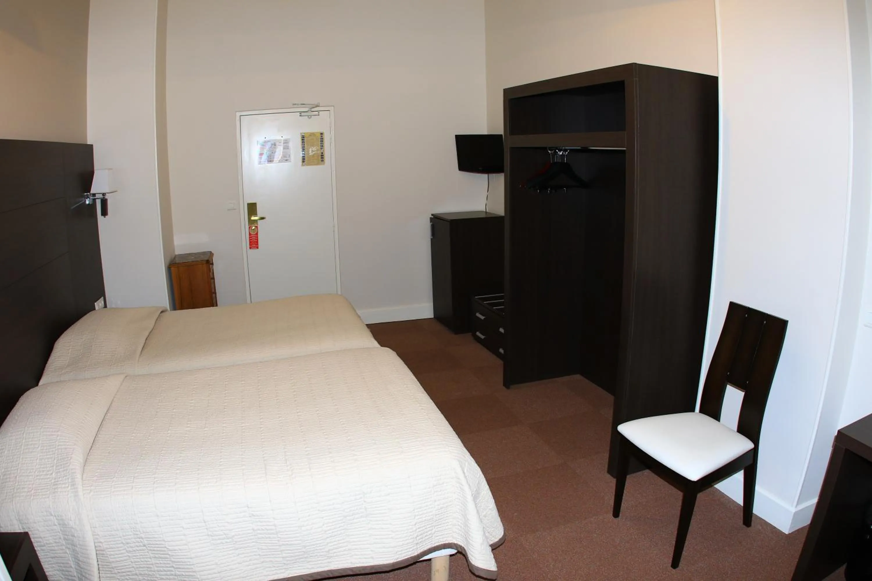 Photo of the whole room in Hotel de la Basilique