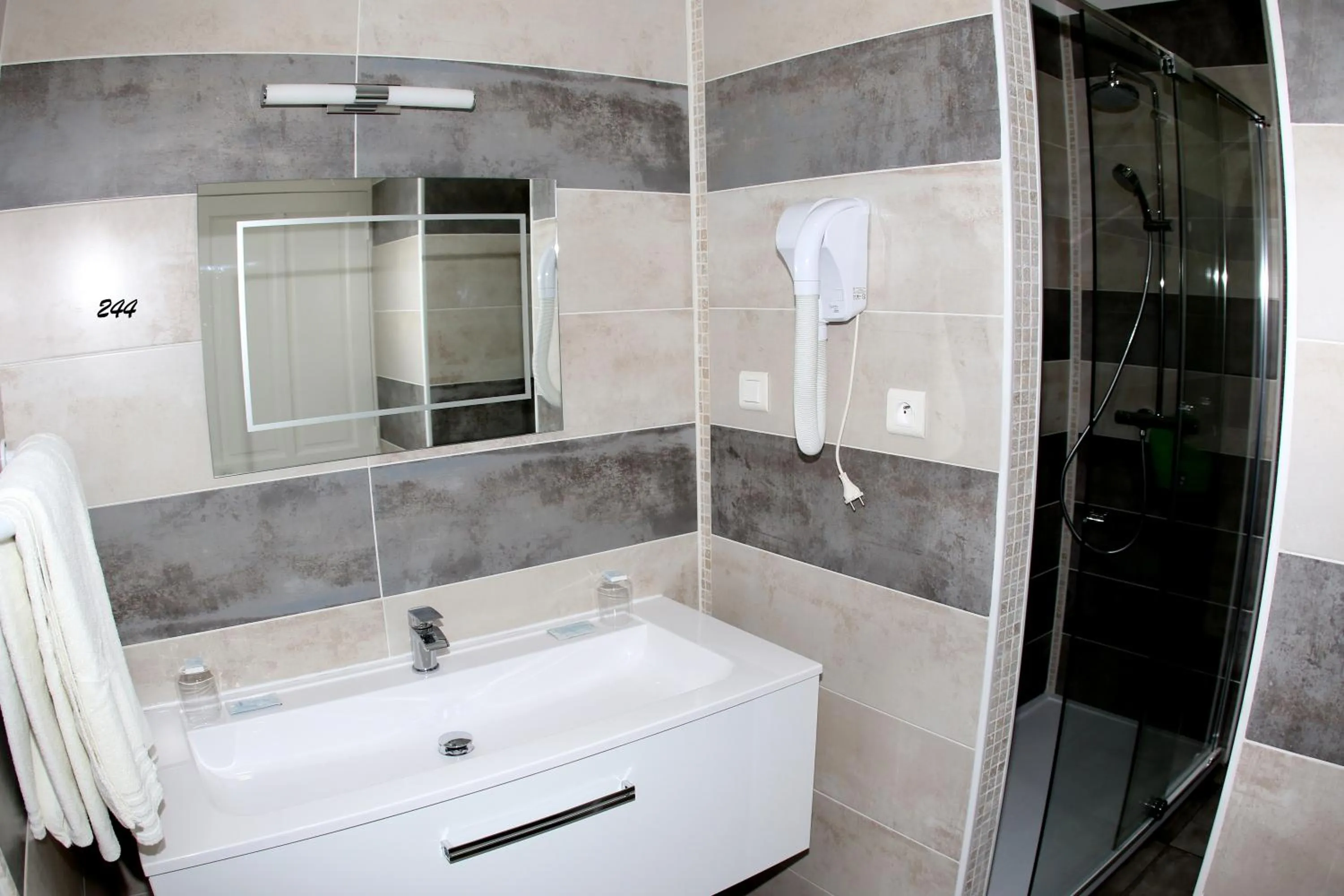 Restaurant/places to eat in Hotel de la Basilique