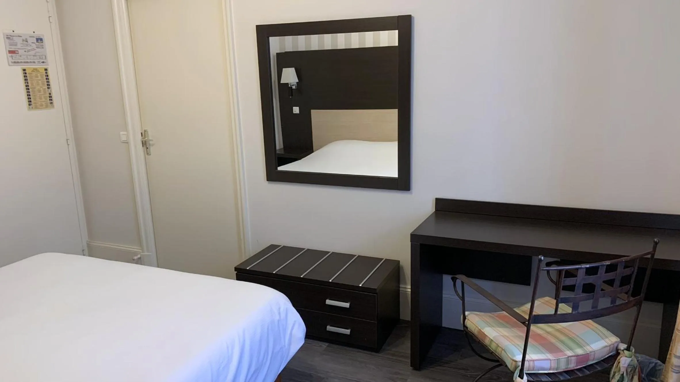 Bed in Hotel de la Basilique