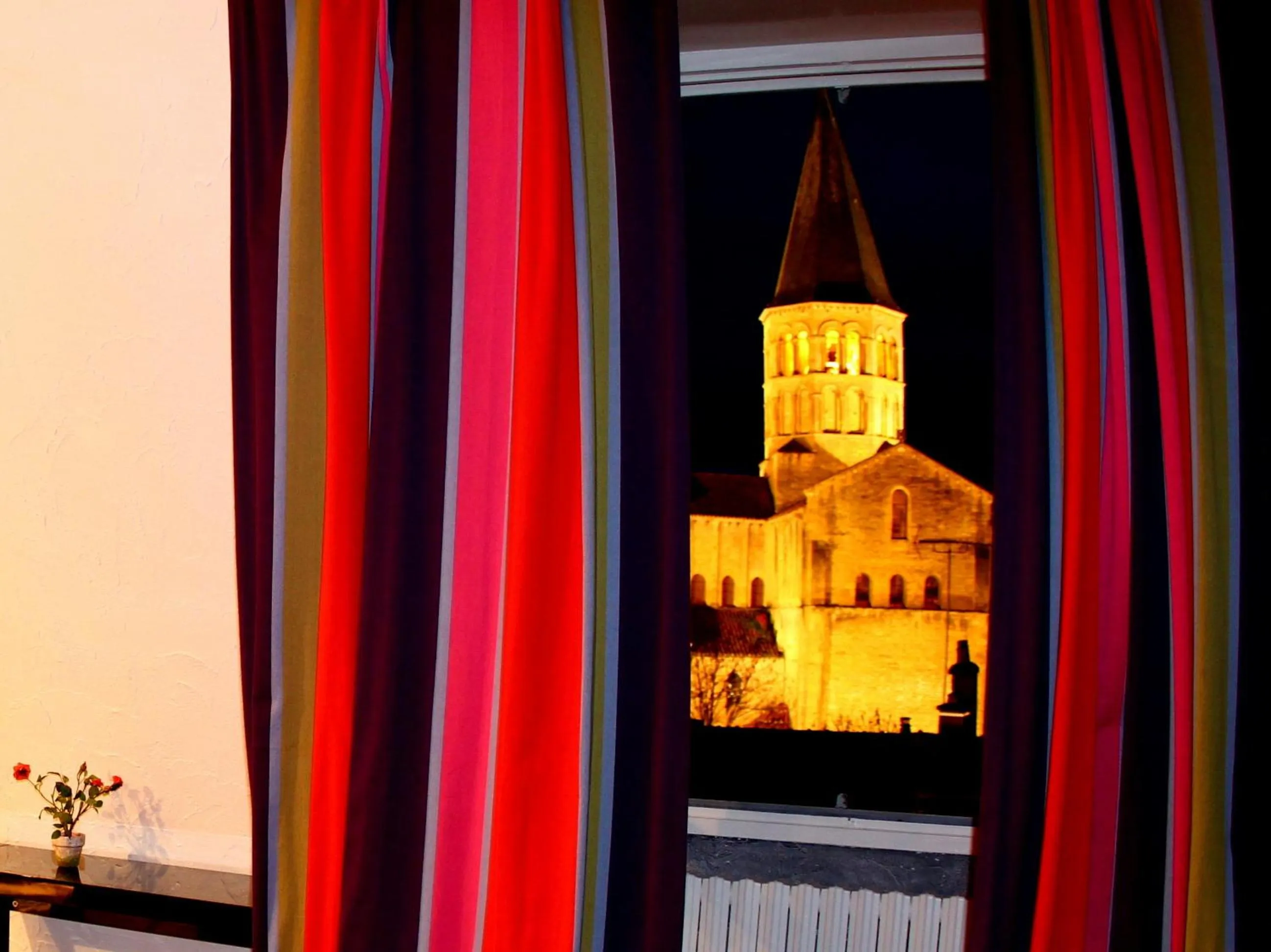Photo of the whole room in Hotel de la Basilique