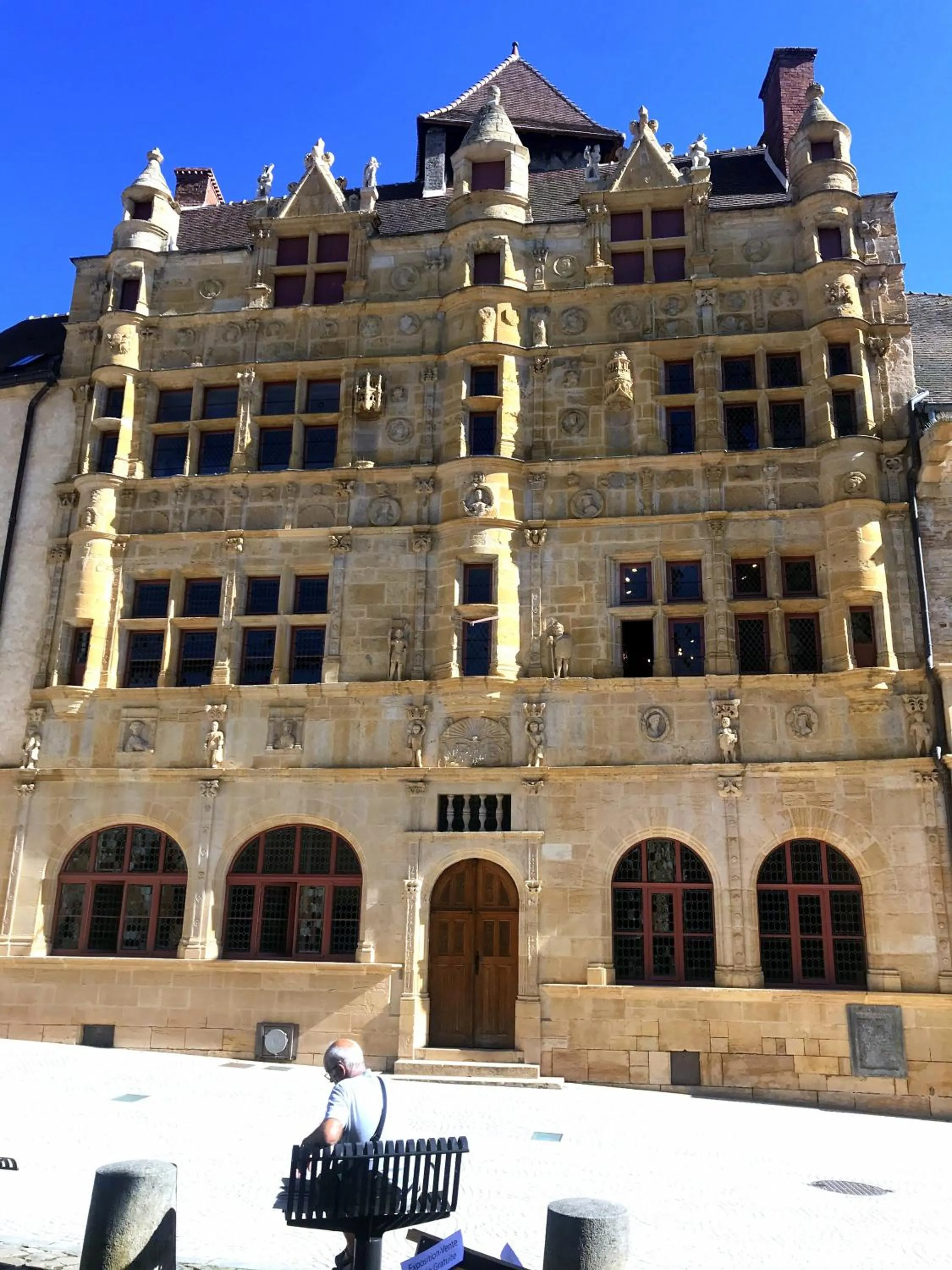 Nearby landmark in Hotel de la Basilique