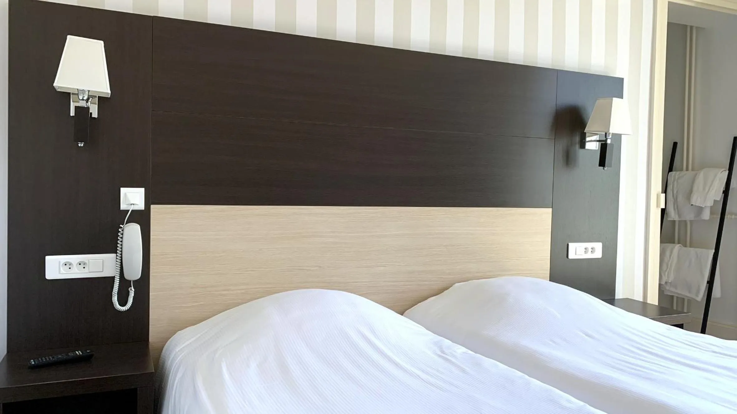 Bed in Hotel de la Basilique