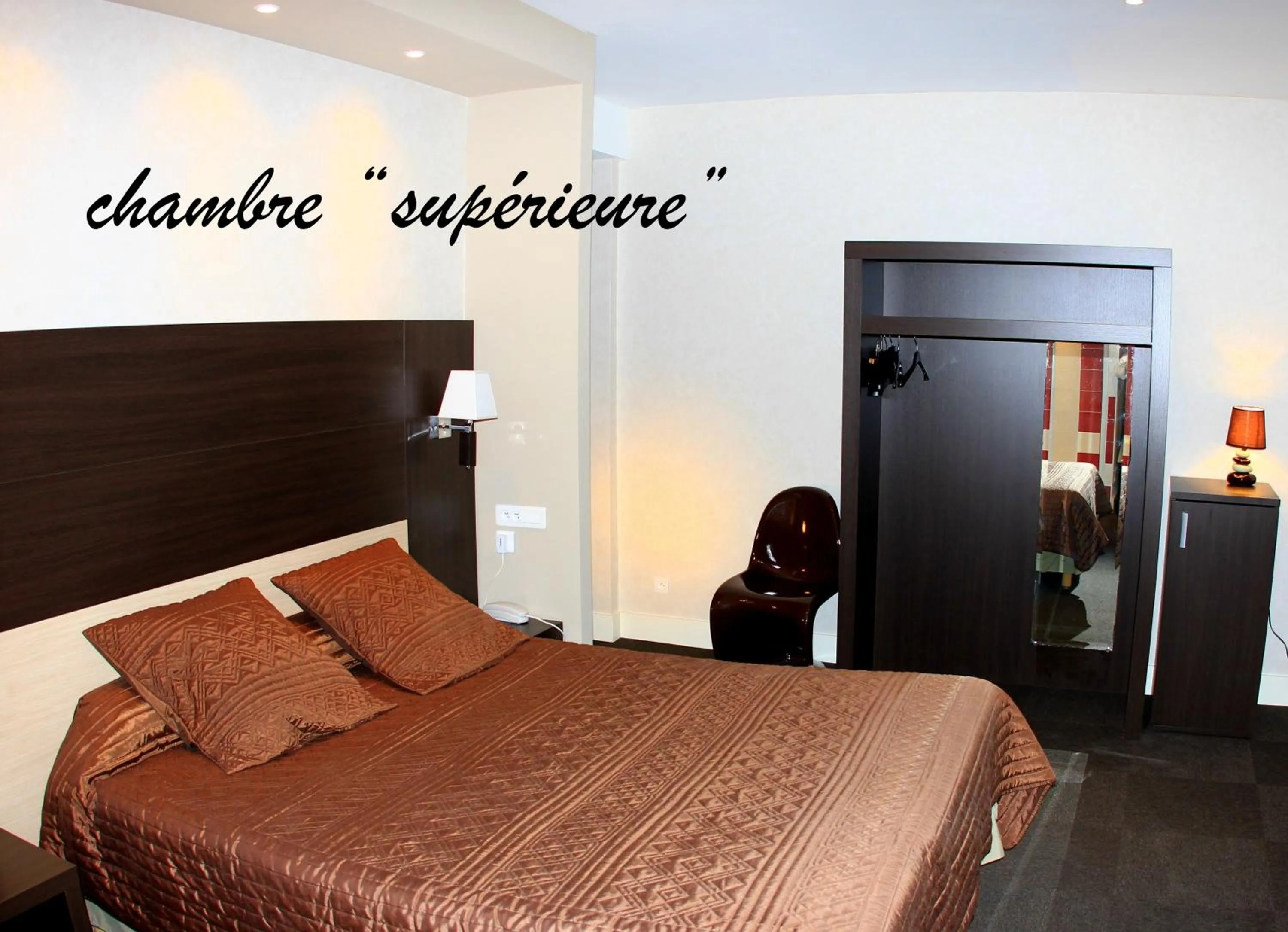 Shower in Hotel de la Basilique