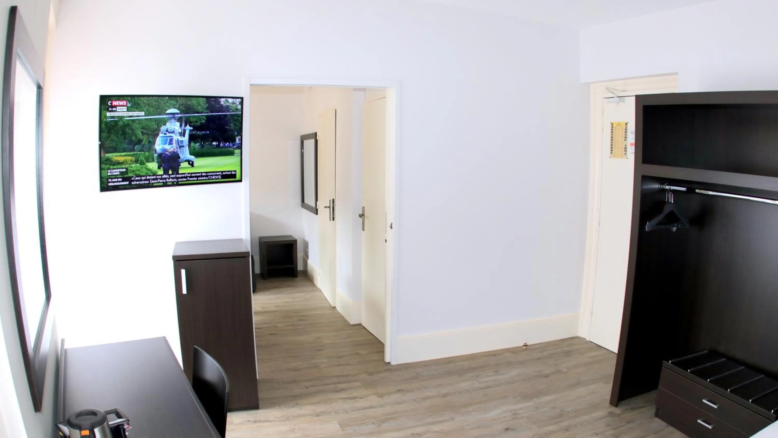 People in Hotel de la Basilique