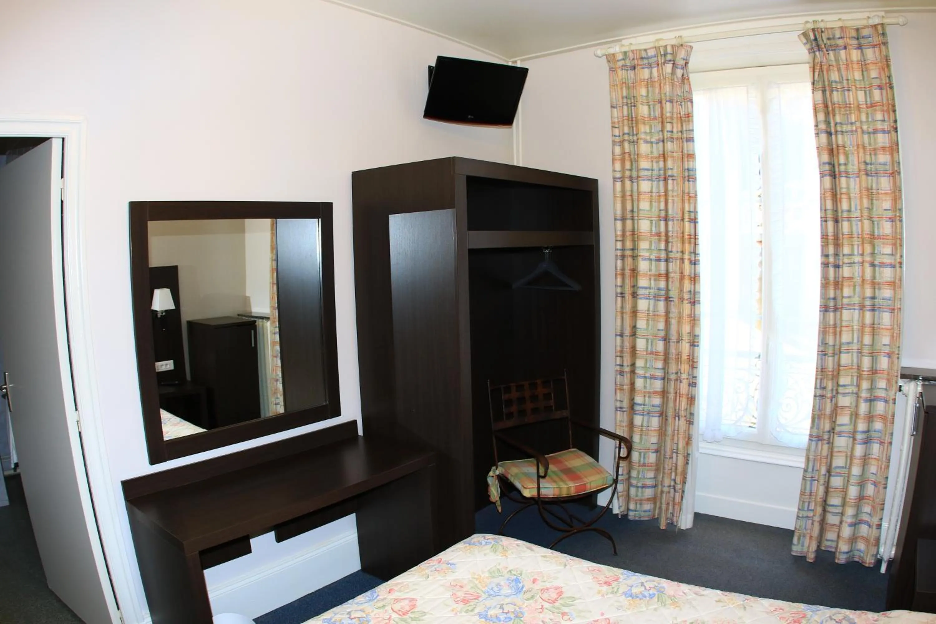 Photo of the whole room in Hotel de la Basilique