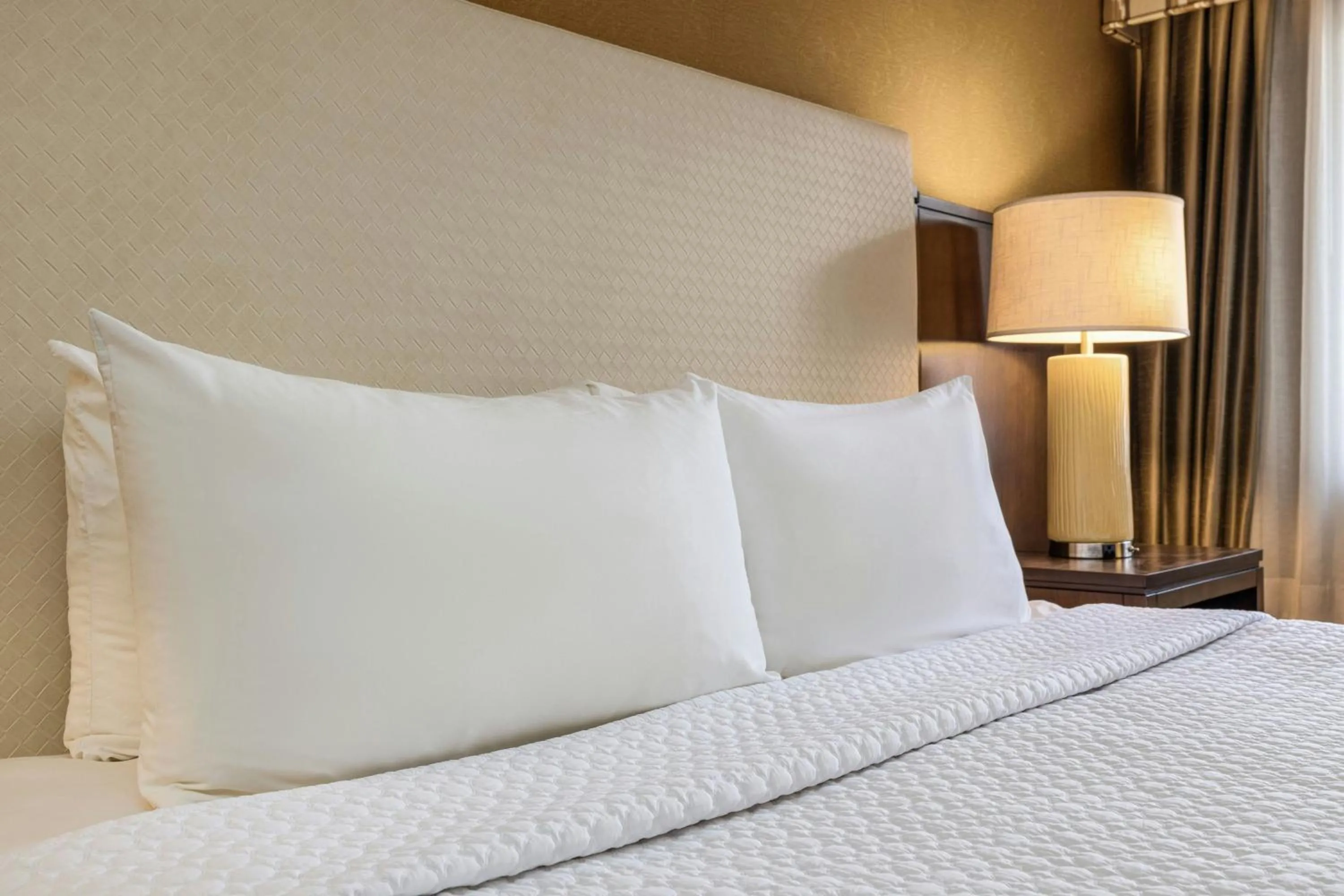 Swimming pool, Bed in Hotel Dax