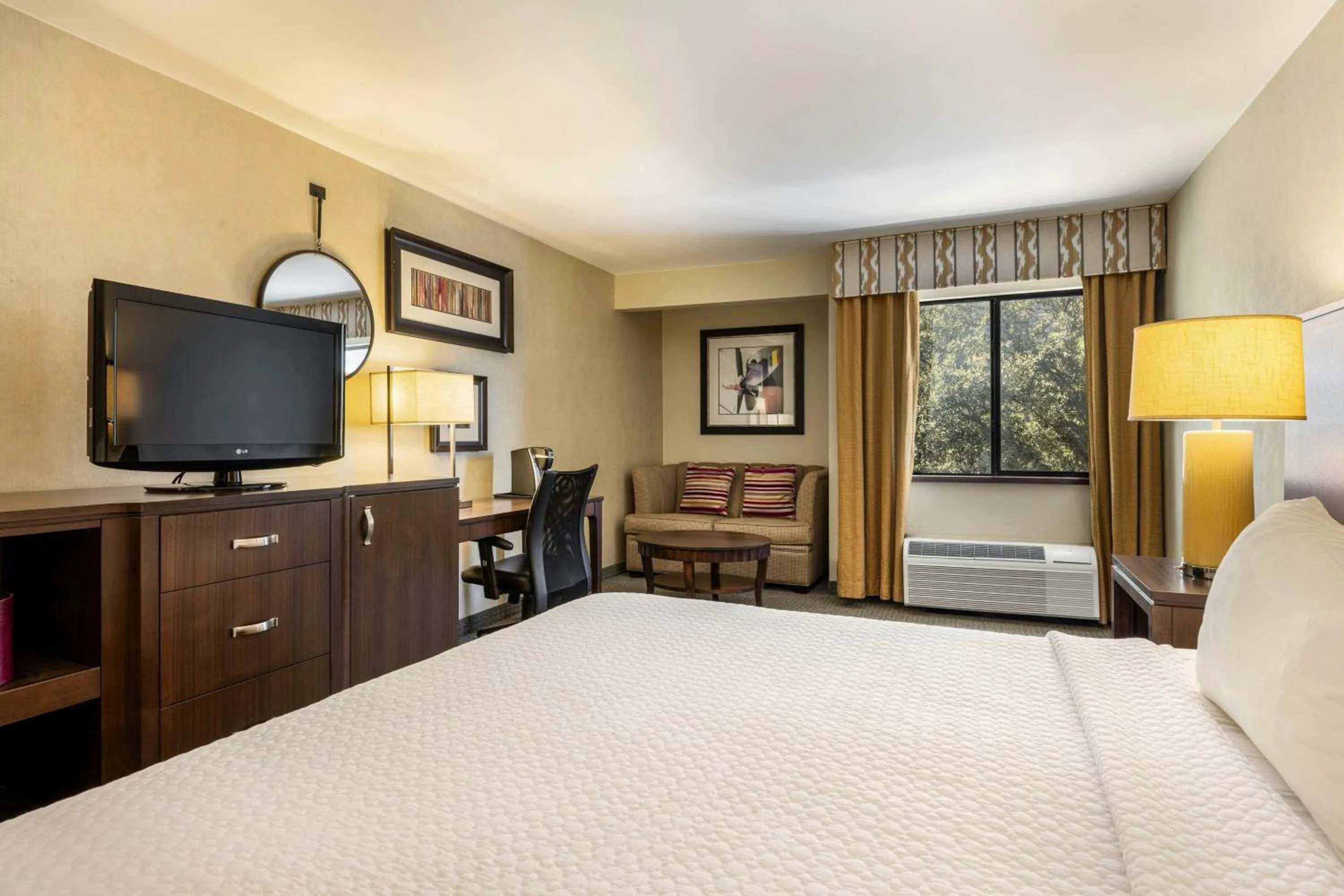 Swimming pool, Bed in Hotel Dax