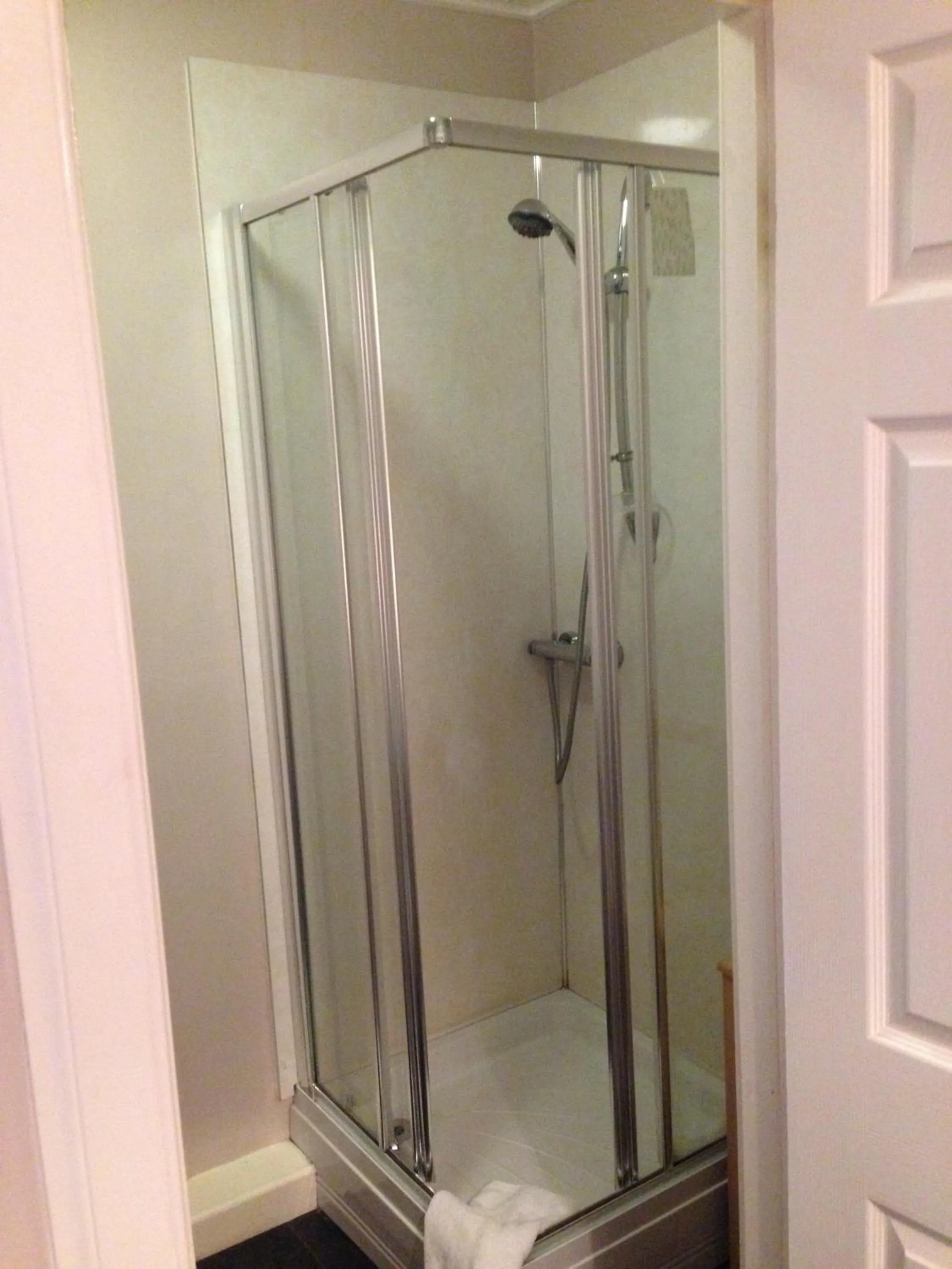 Bathroom in The White Swan Hotel