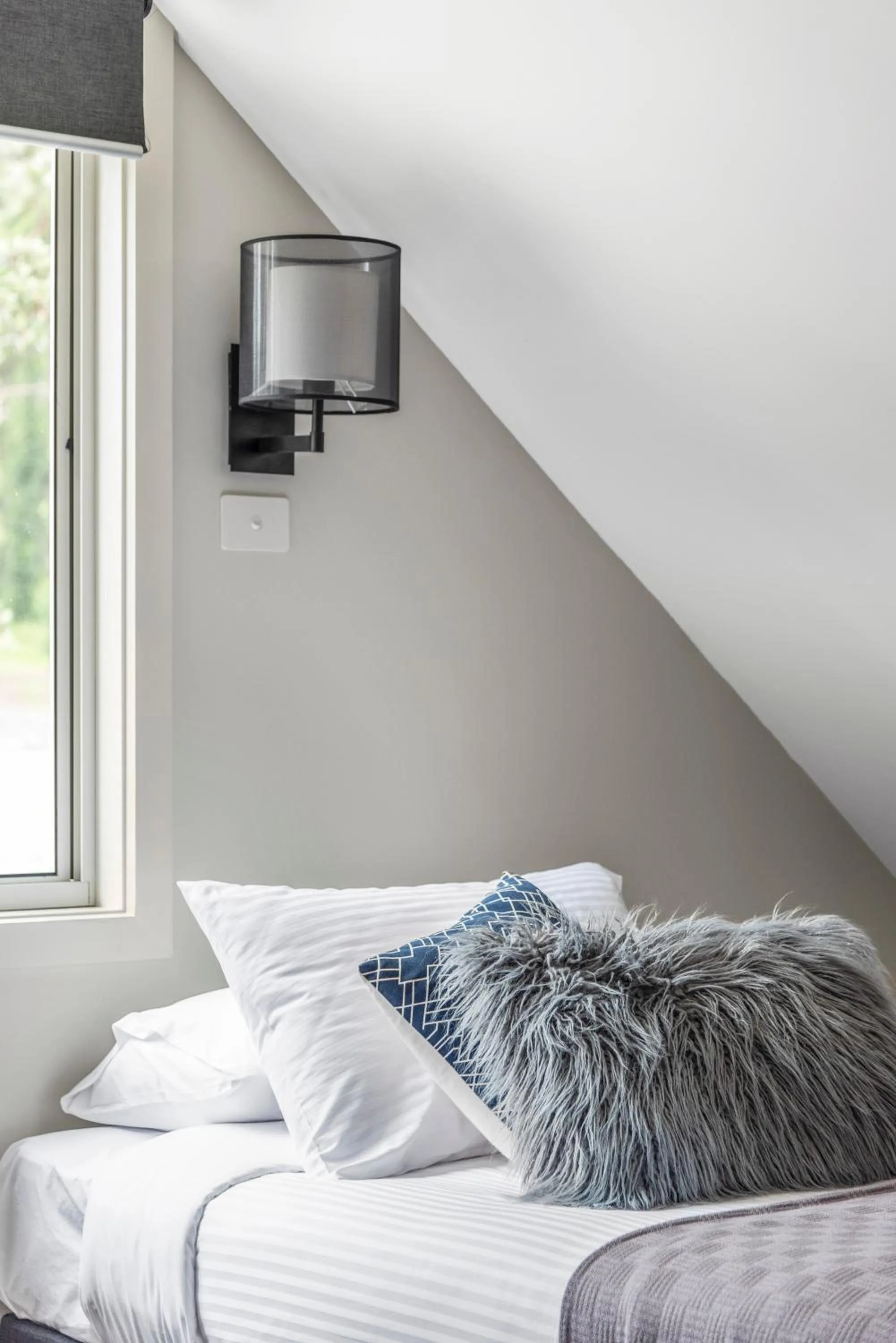 Bed in The Leaning Oak Holiday Lifestyles - Lake Conjola