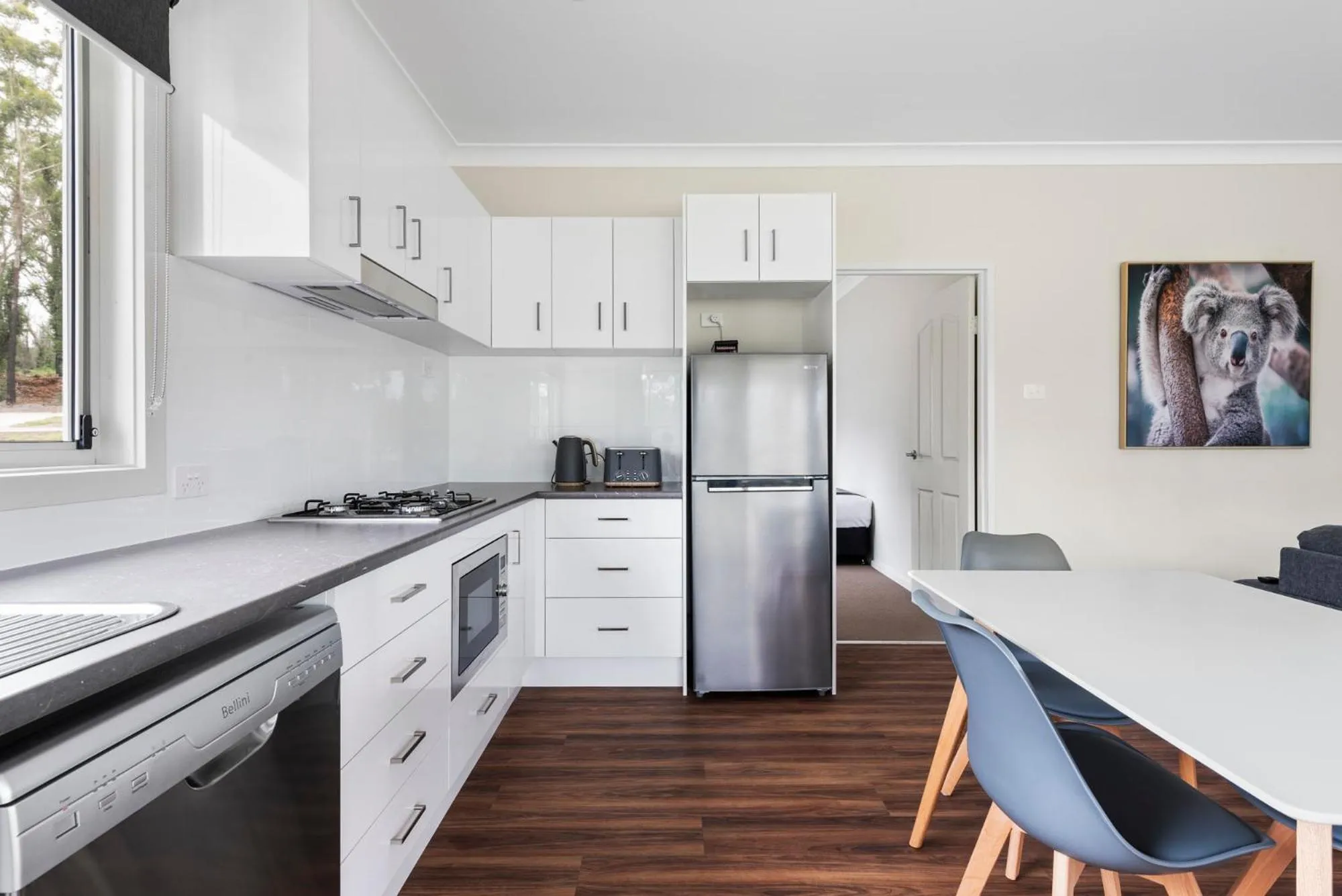 Kitchen or kitchenette in The Leaning Oak Holiday Lifestyles - Lake Conjola