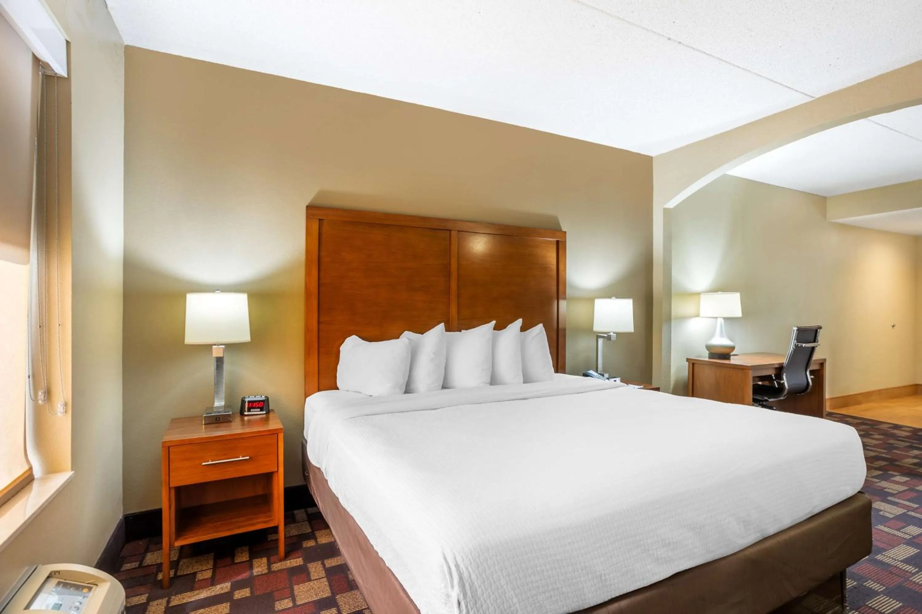 Bedroom, Bed in Best Western Grantville Hershey