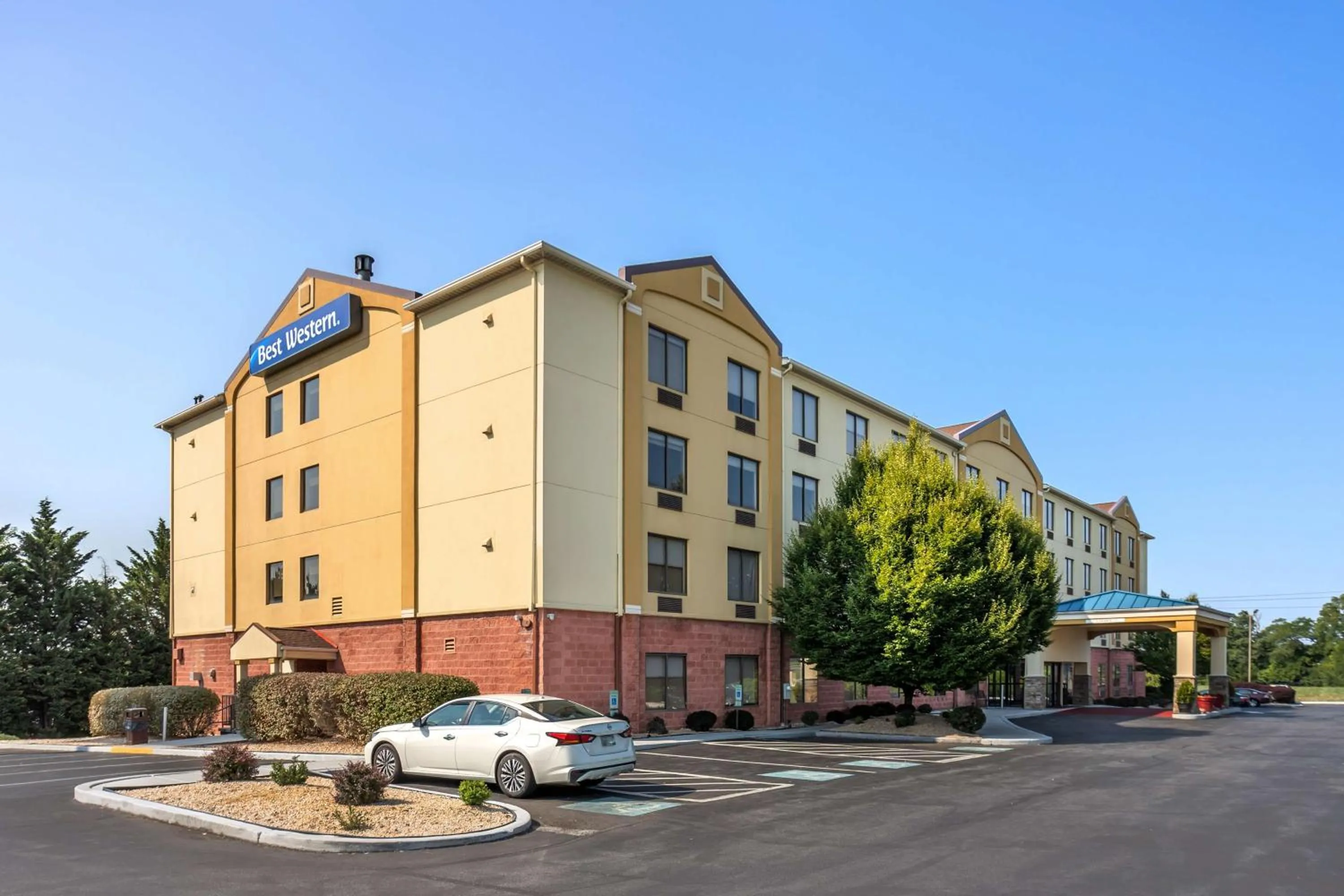 Property building in Best Western Grantville Hershey