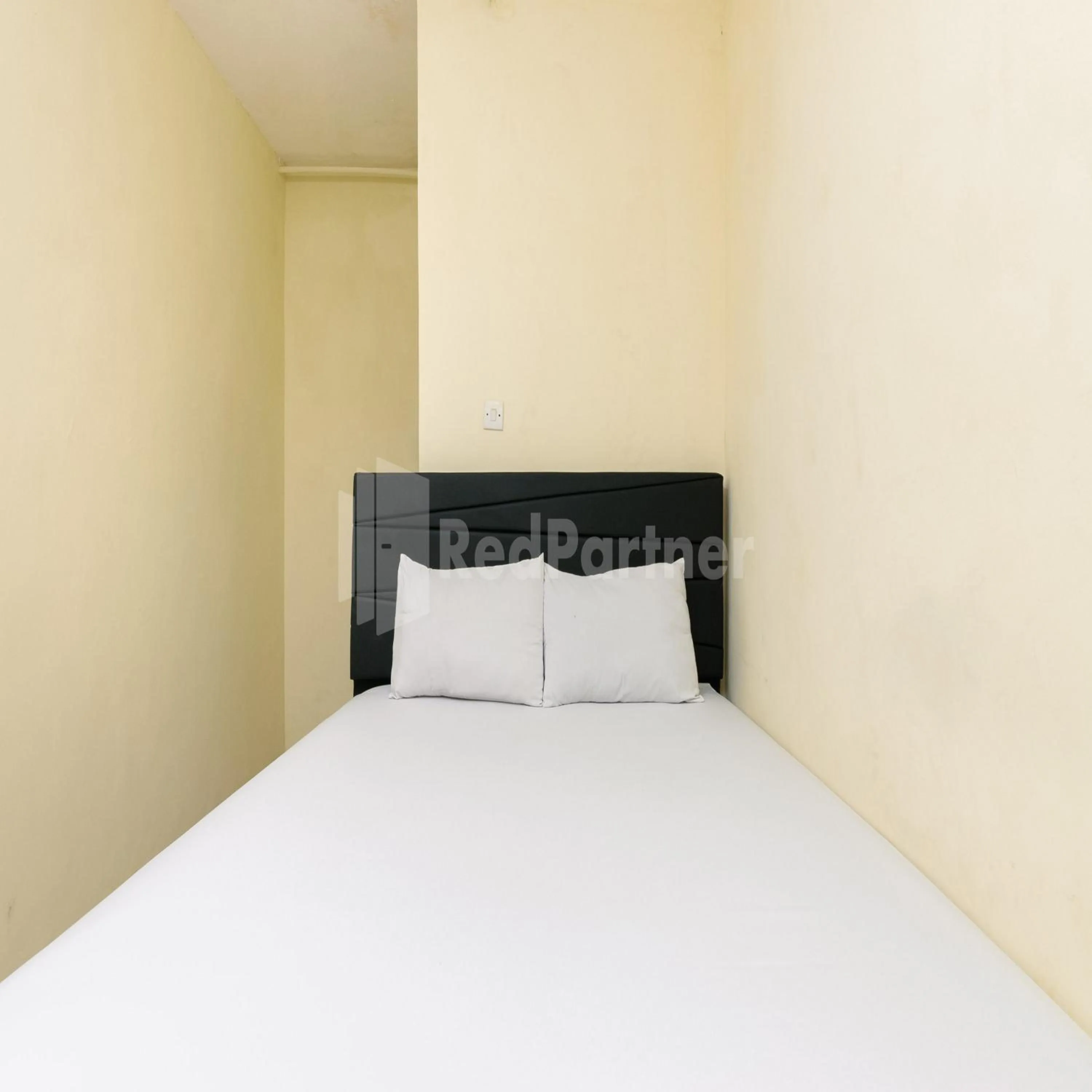 Bedroom, Bed in SUPER OYO 591 Mn Residence Syariah