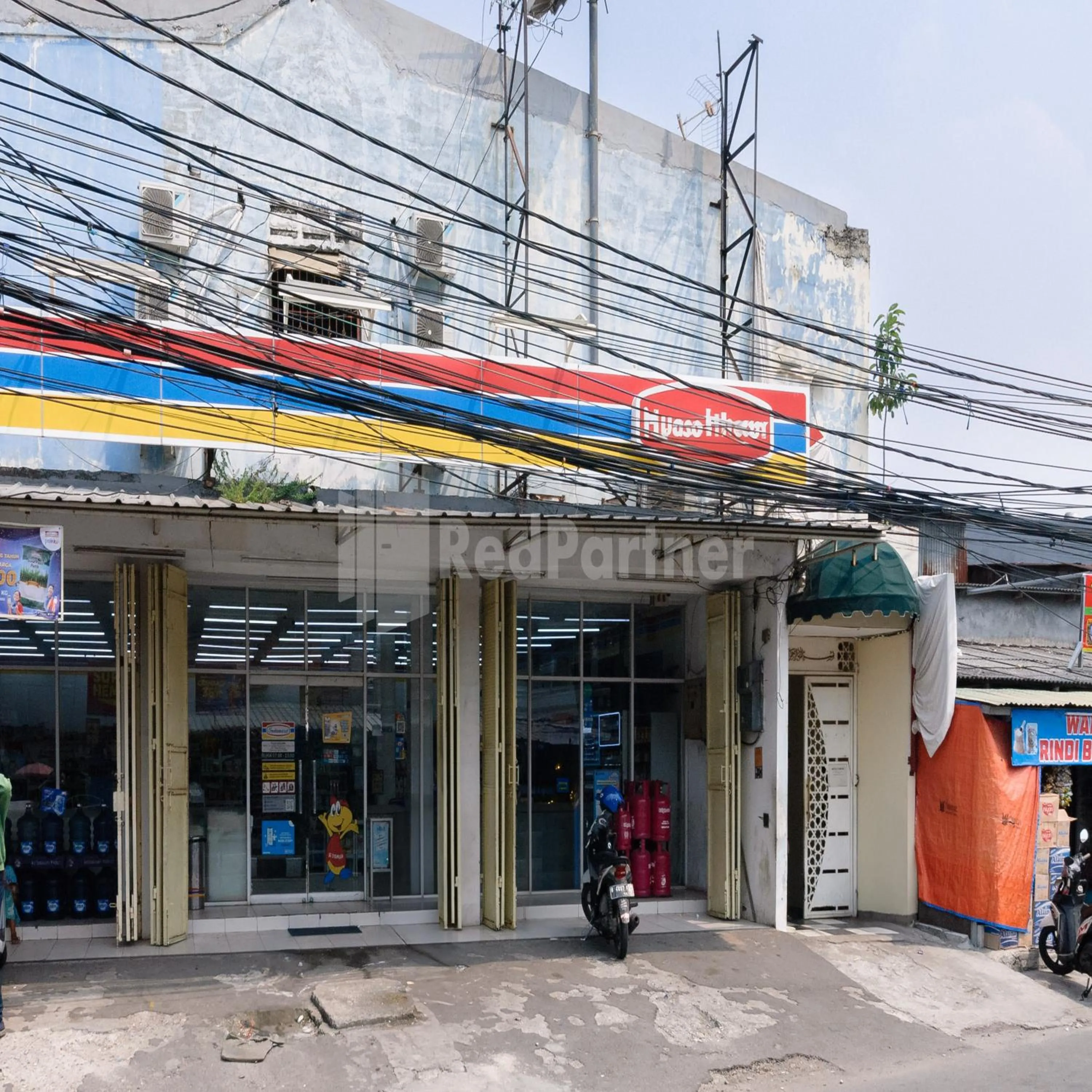 Facade/entrance in SUPER OYO 591 Mn Residence Syariah