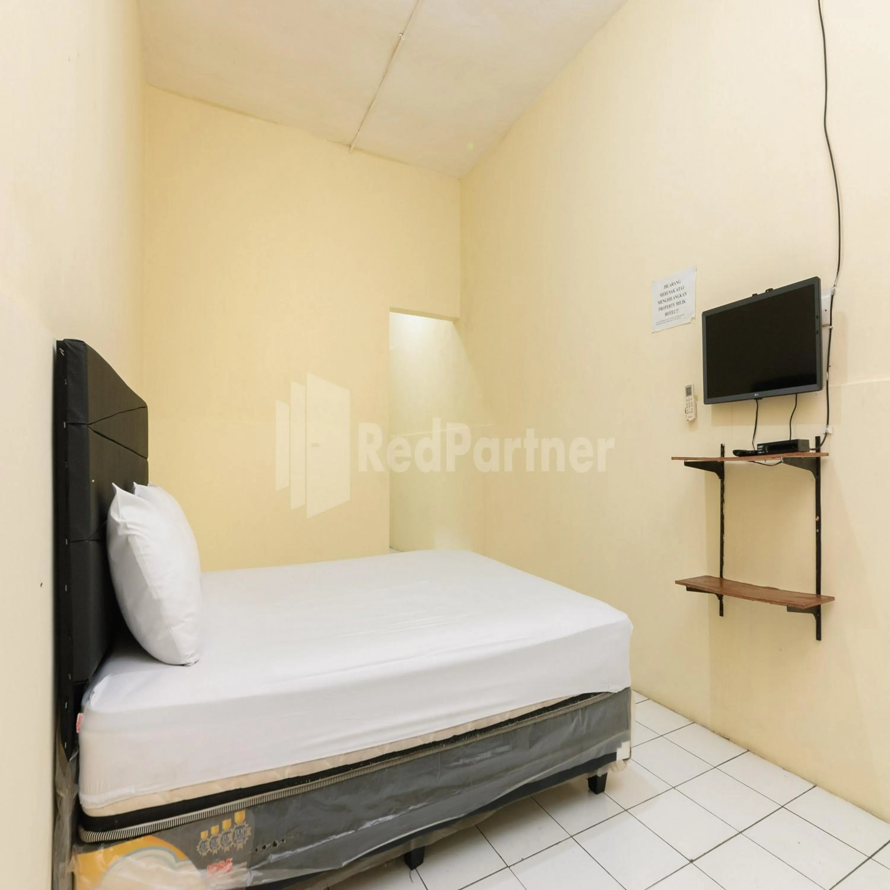 Bedroom, Bed in SUPER OYO 591 Mn Residence Syariah