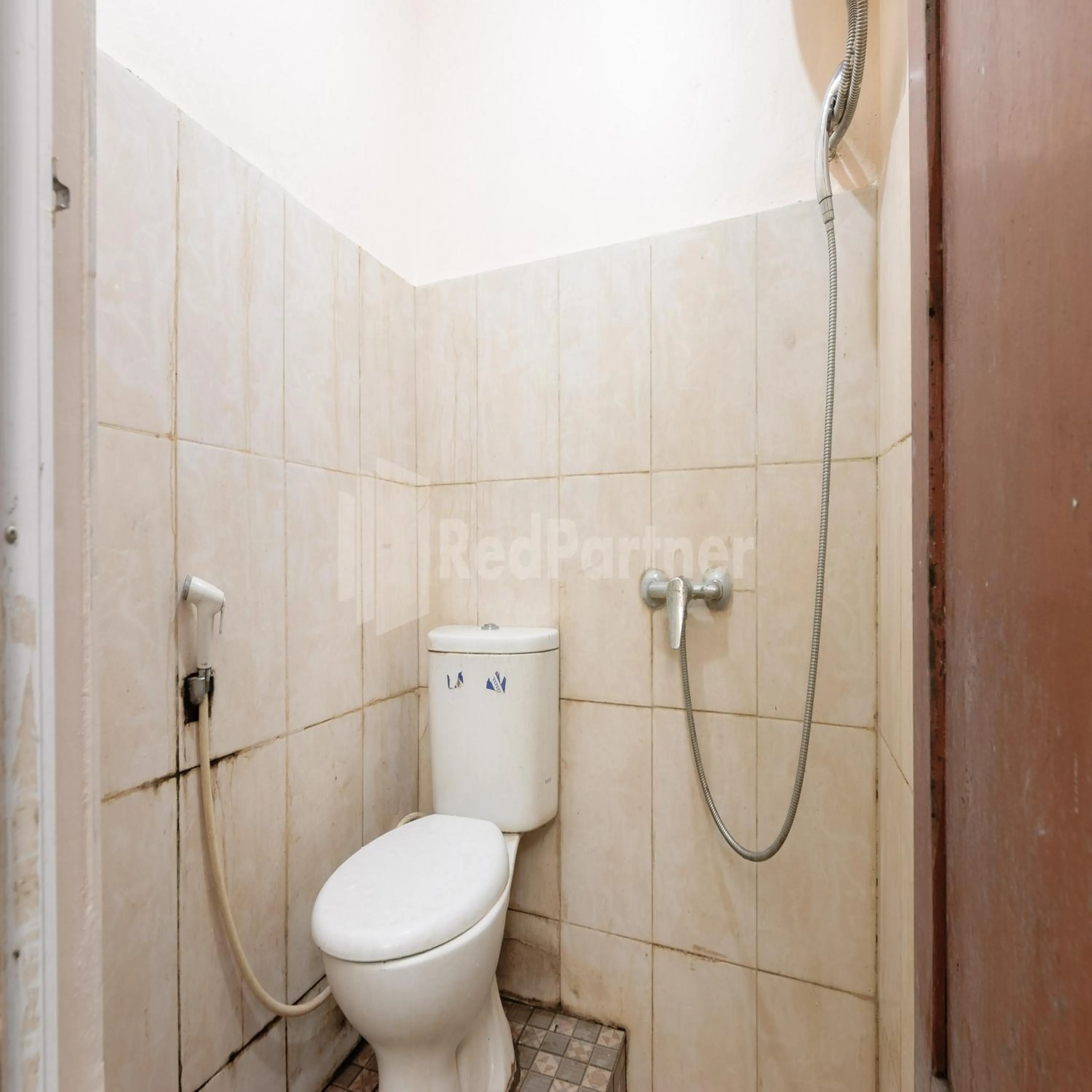 Bathroom in SUPER OYO 591 Mn Residence Syariah