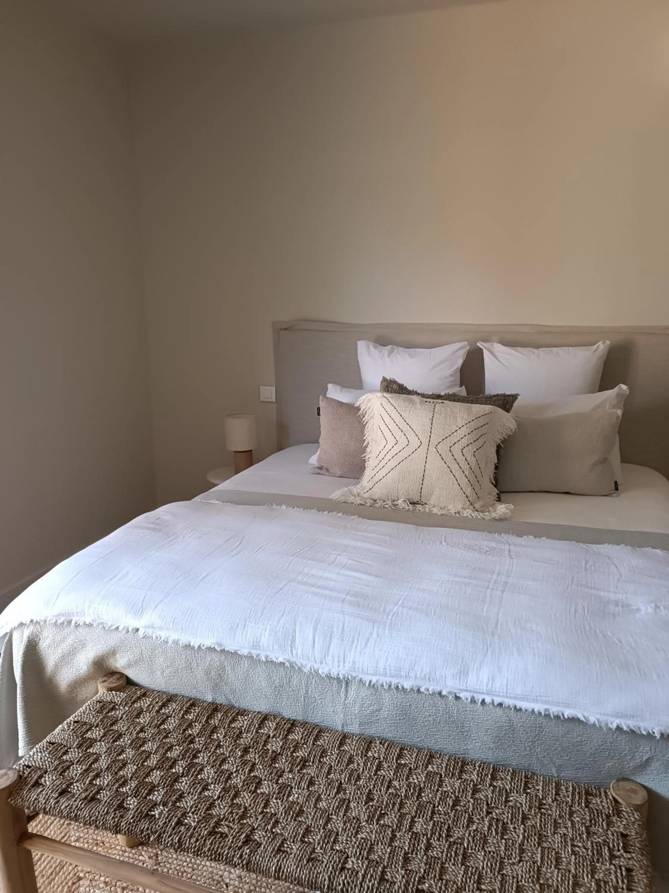 Bed in Hôtel Les Suites Du Maquis